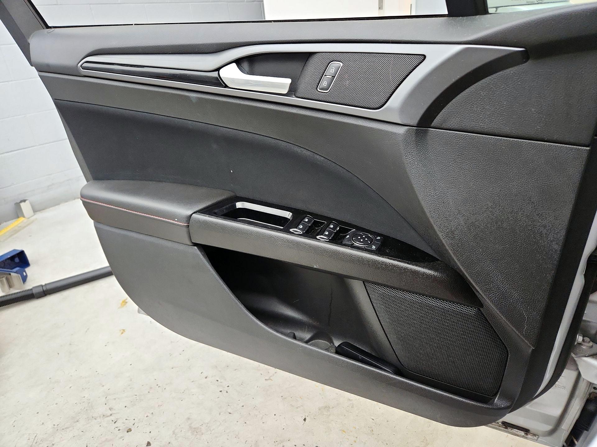 Thumbnail: 2014 Ford Fusion - 12
