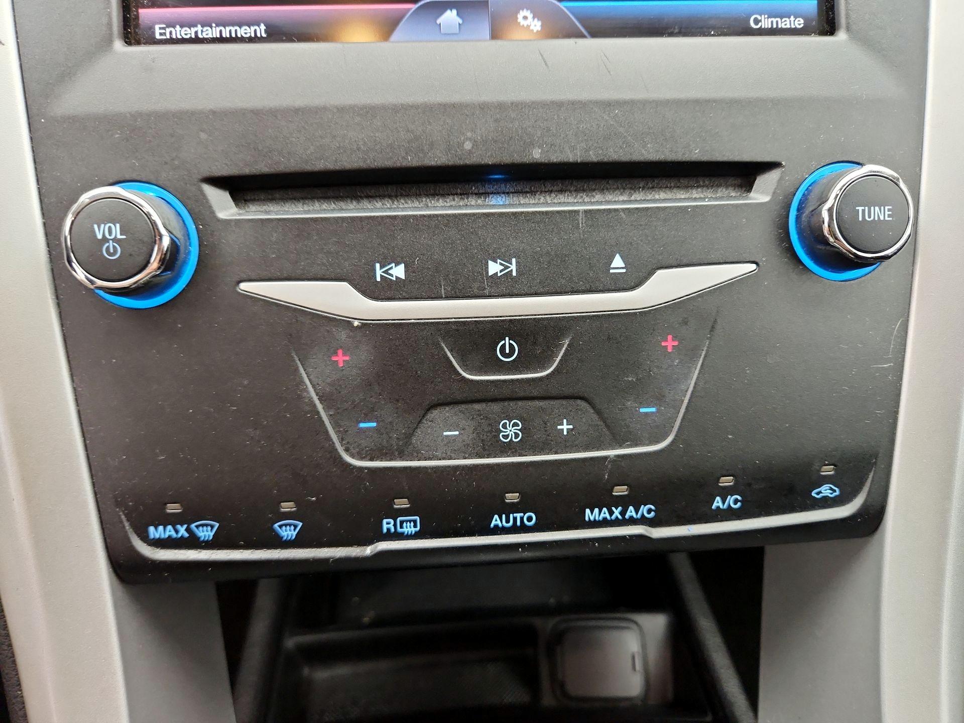 Thumbnail: 2014 Ford Fusion - 15