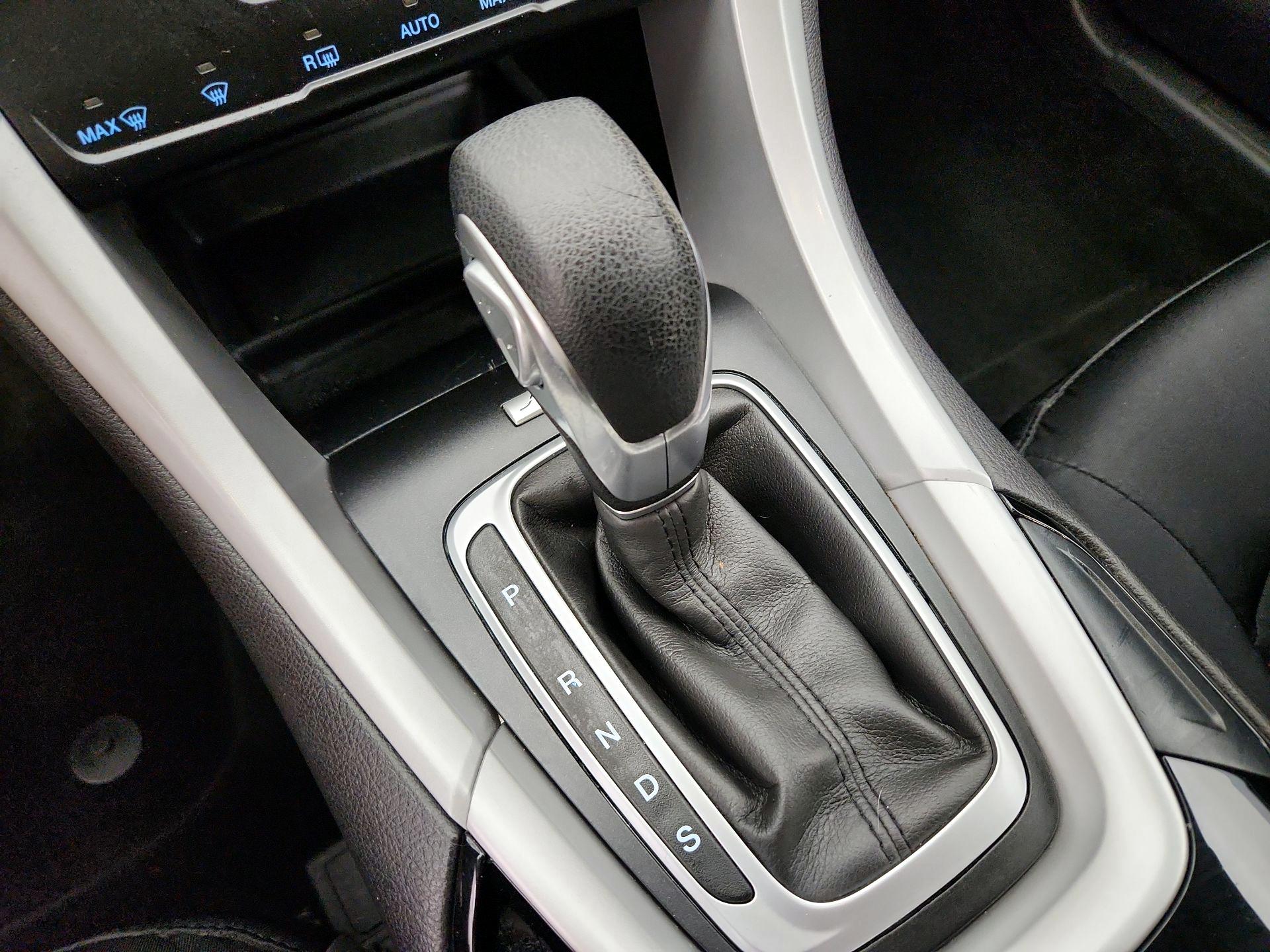 Thumbnail: 2014 Ford Fusion - 16