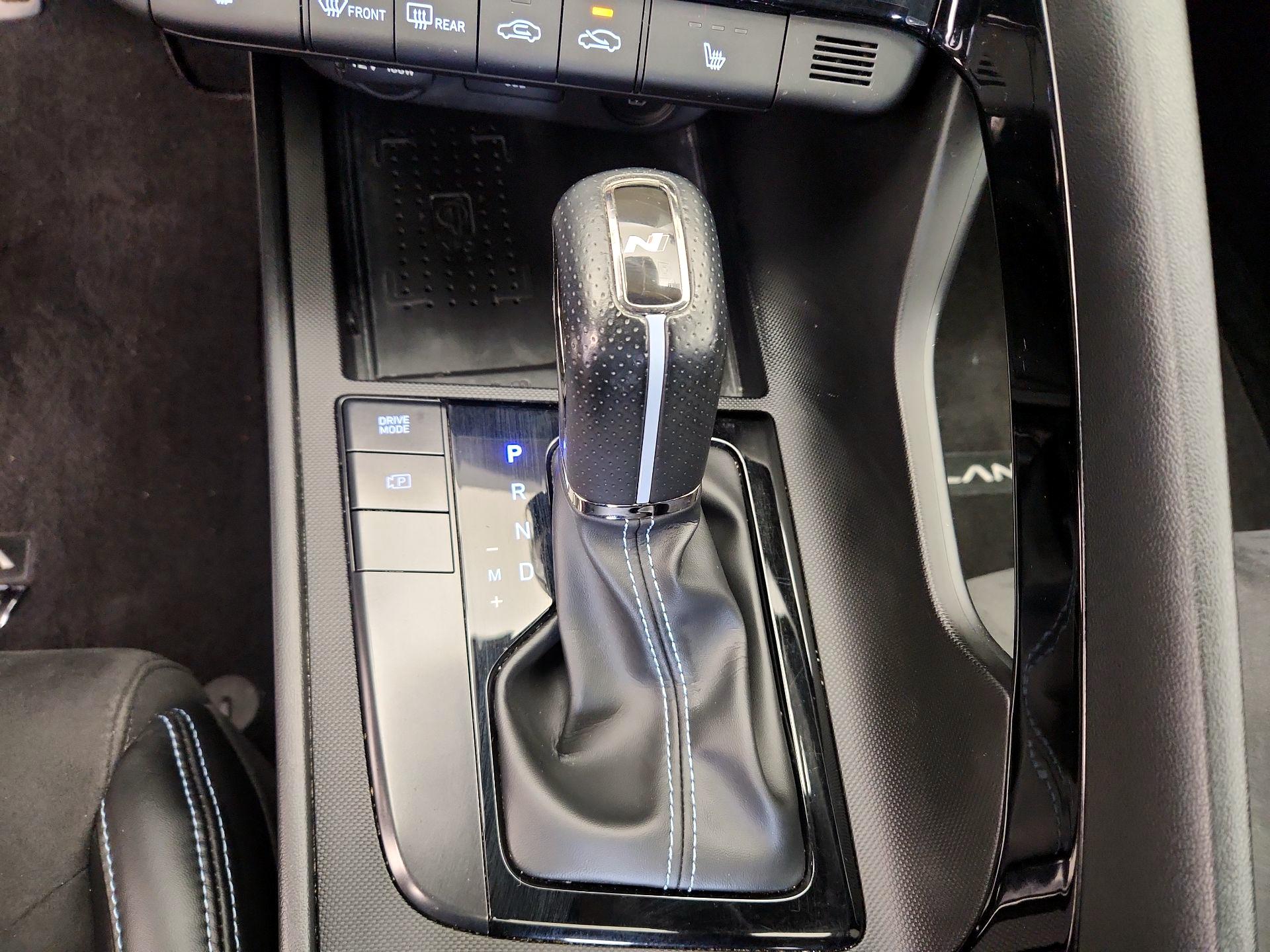Thumbnail: 2022 Hyundai Elantra - 17