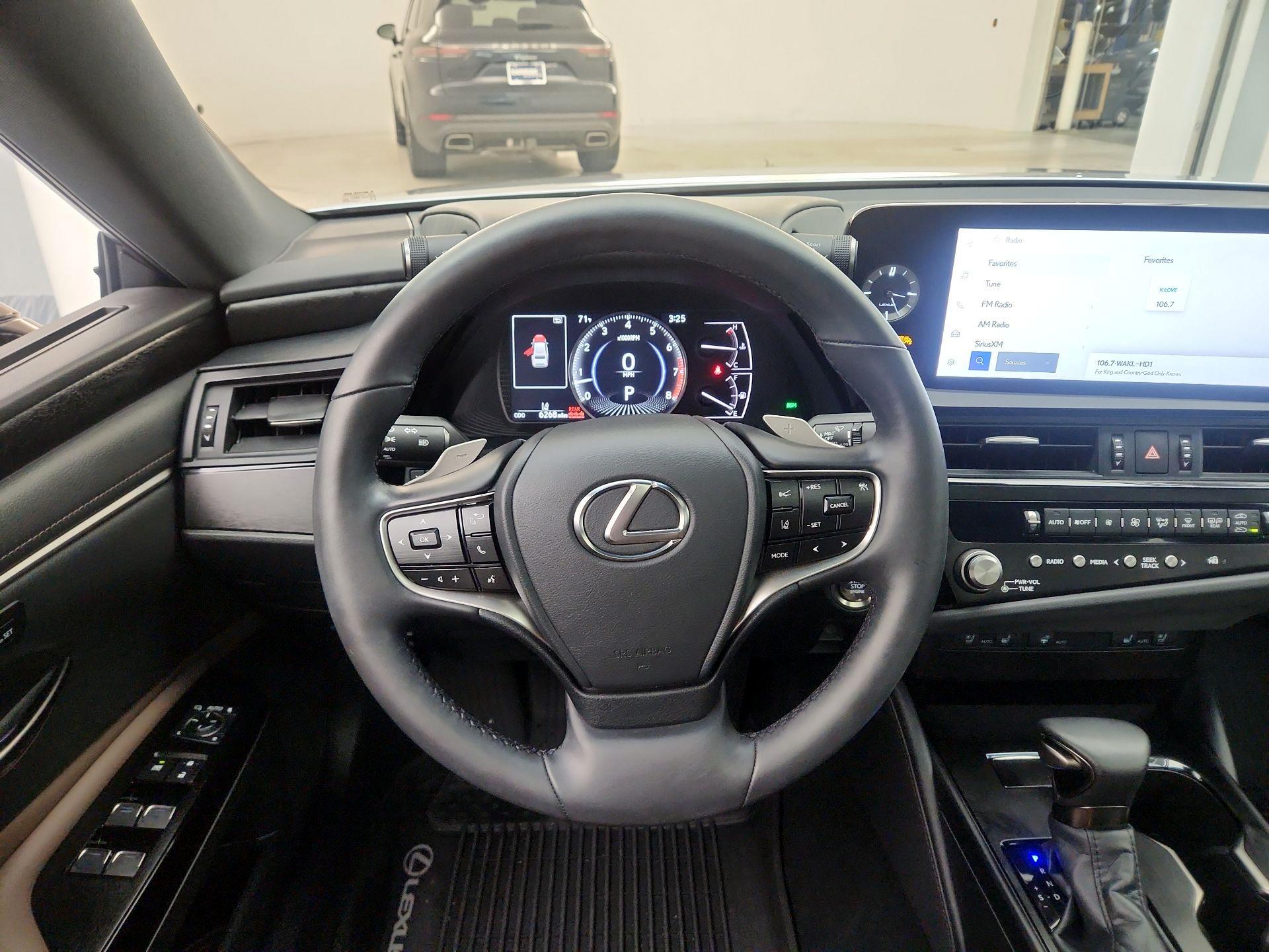 Thumbnail: 2025 Lexus ES - 10