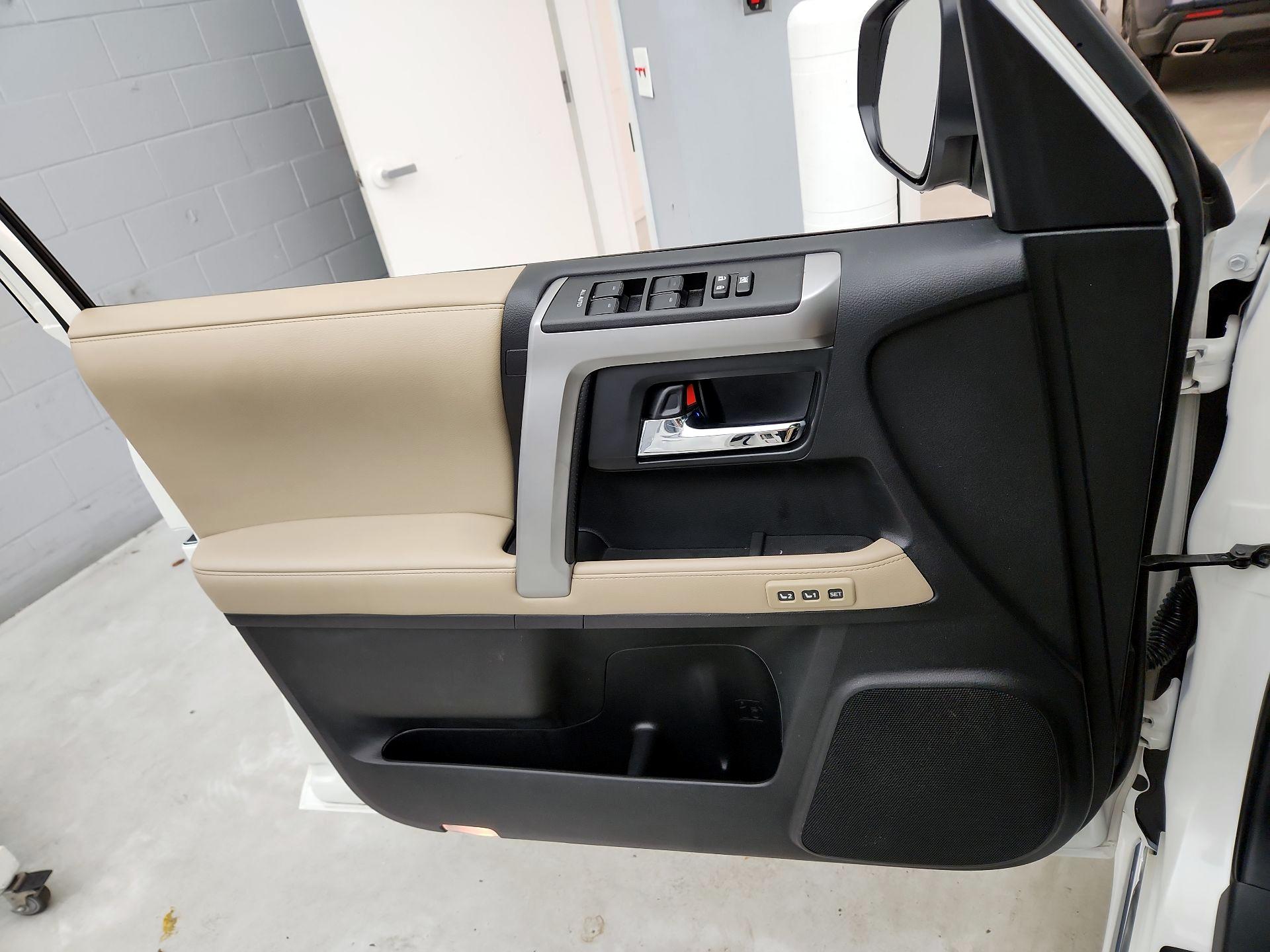 Thumbnail: 2019 Toyota 4Runner - 12