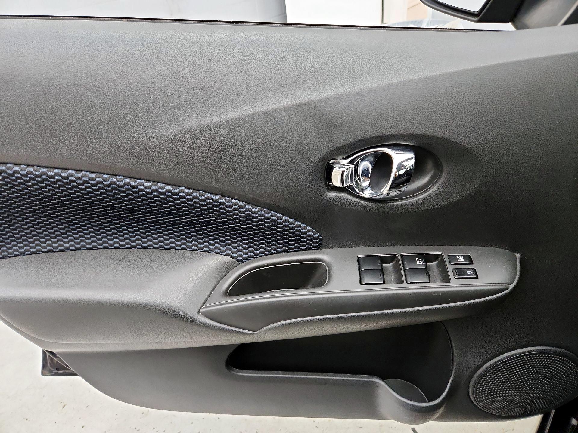 Thumbnail: 2014 Nissan Versa Note - 12