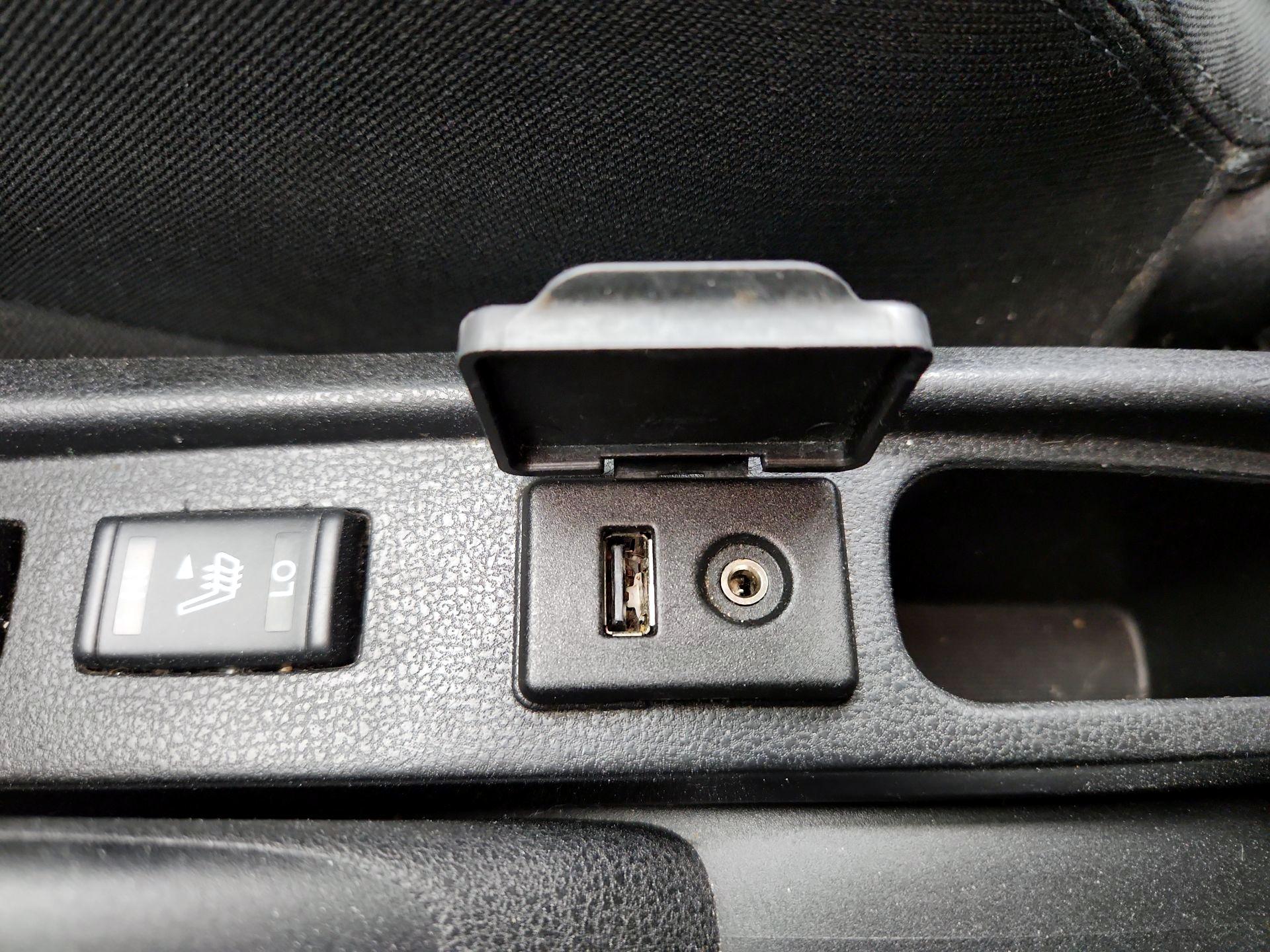 Thumbnail: 2014 Nissan Versa Note - 19