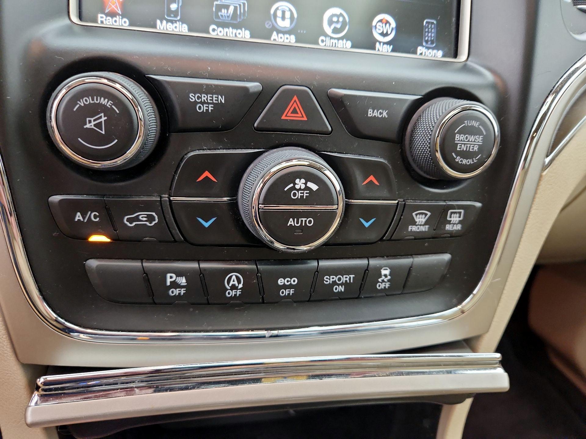 Thumbnail: 2017 Jeep Grand Cherokee - 17