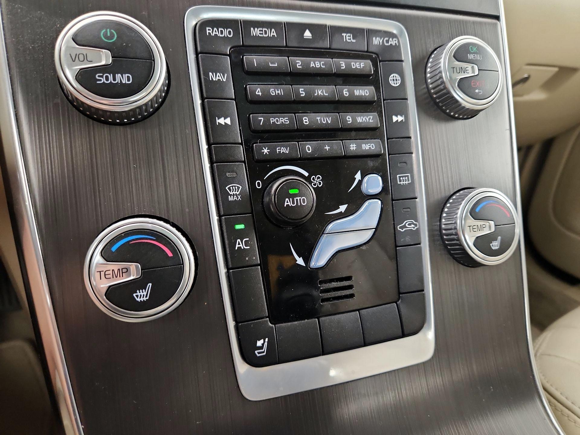 Thumbnail: 2015 Volvo S60 - 16