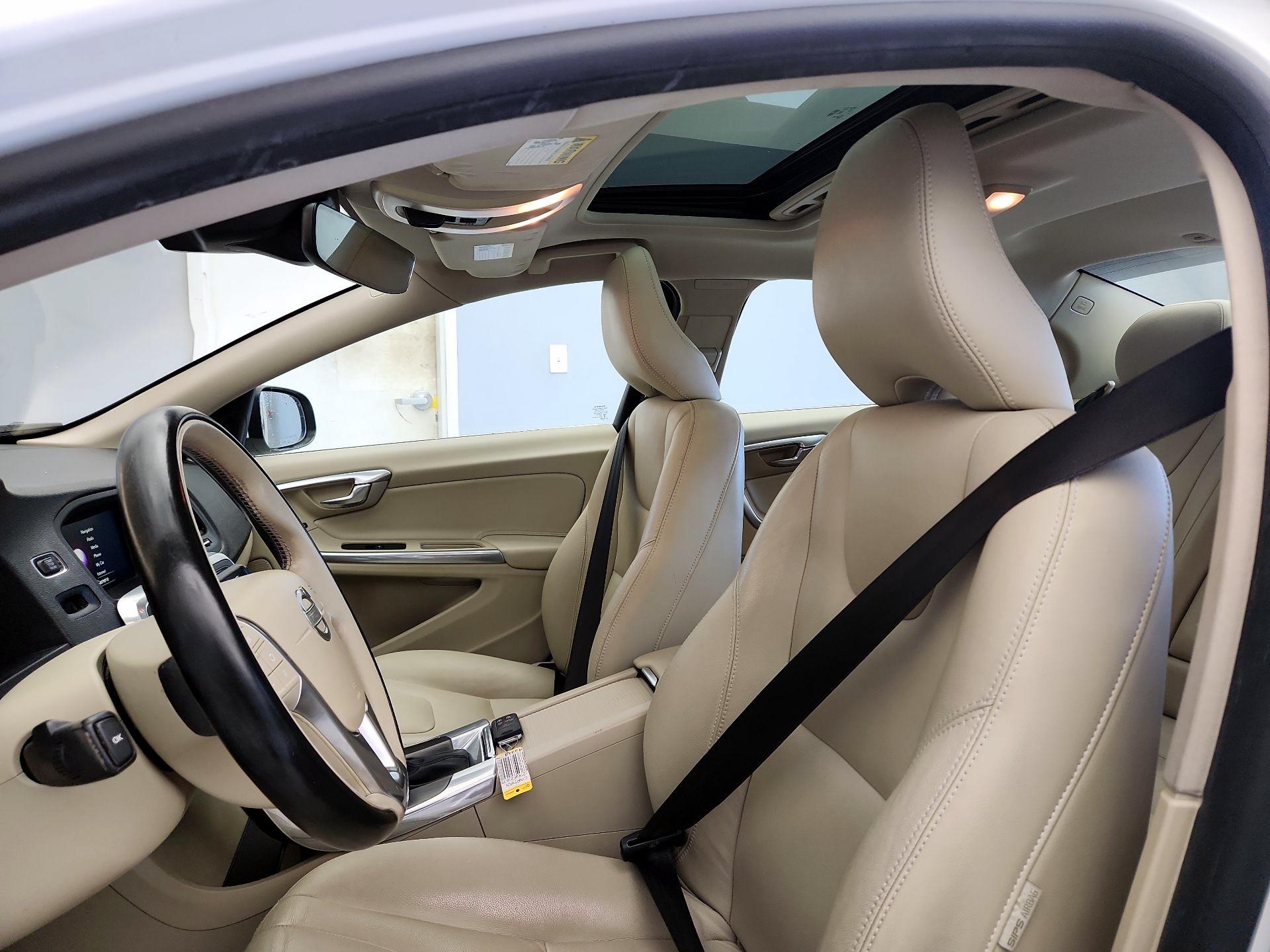 Thumbnail: 2015 Volvo S60 - 18