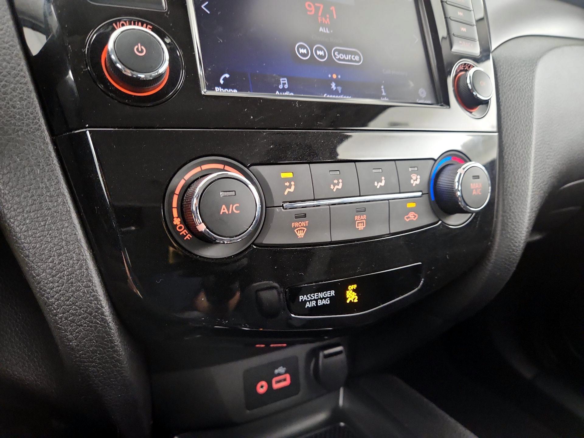Thumbnail: 2020 Nissan Rogue Sport - 16