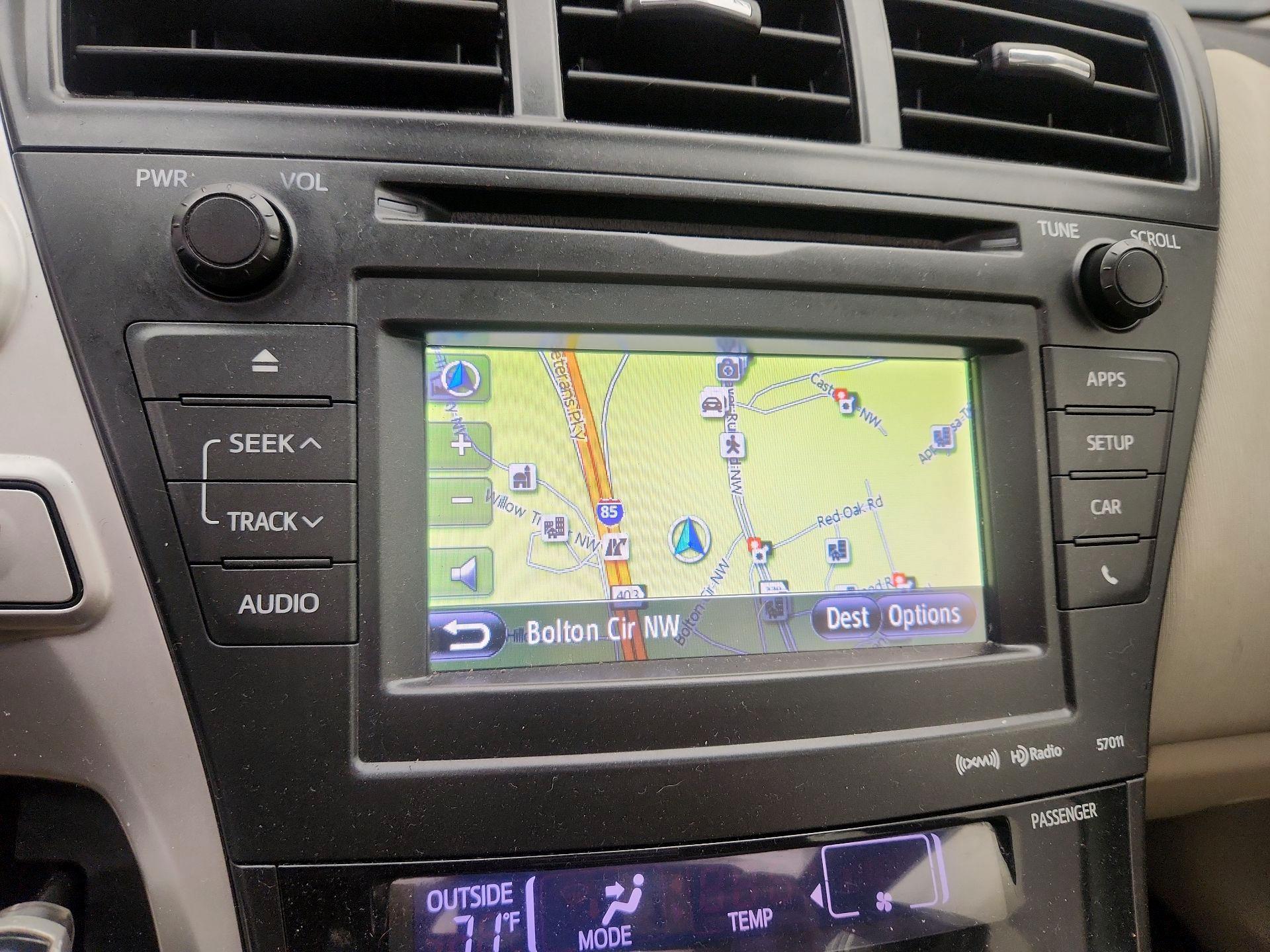 Thumbnail: 2014 Toyota Prius v - 14