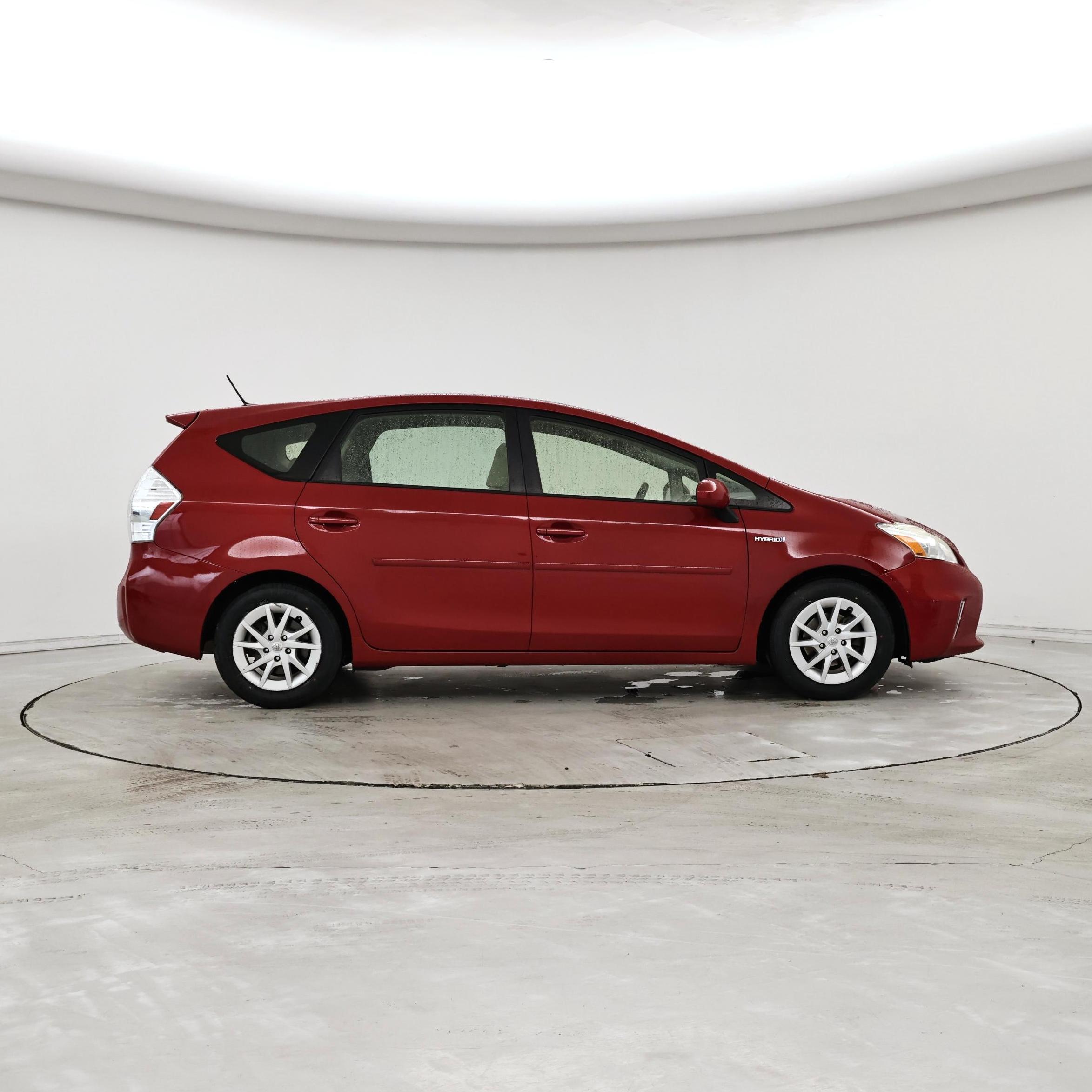 Thumbnail: 2014 Toyota Prius v - 7