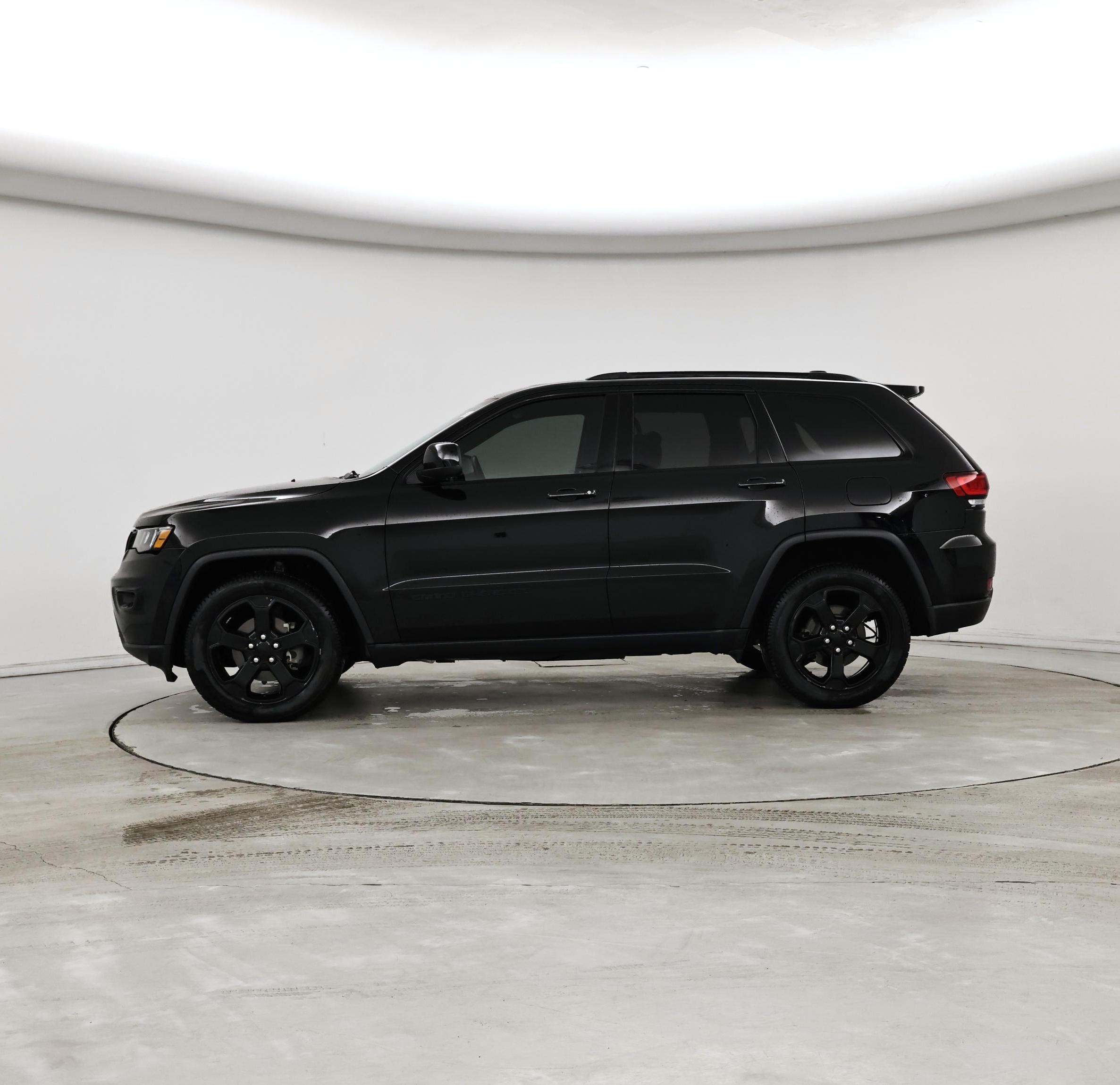 Thumbnail: 2018 Jeep Grand Cherokee - 3