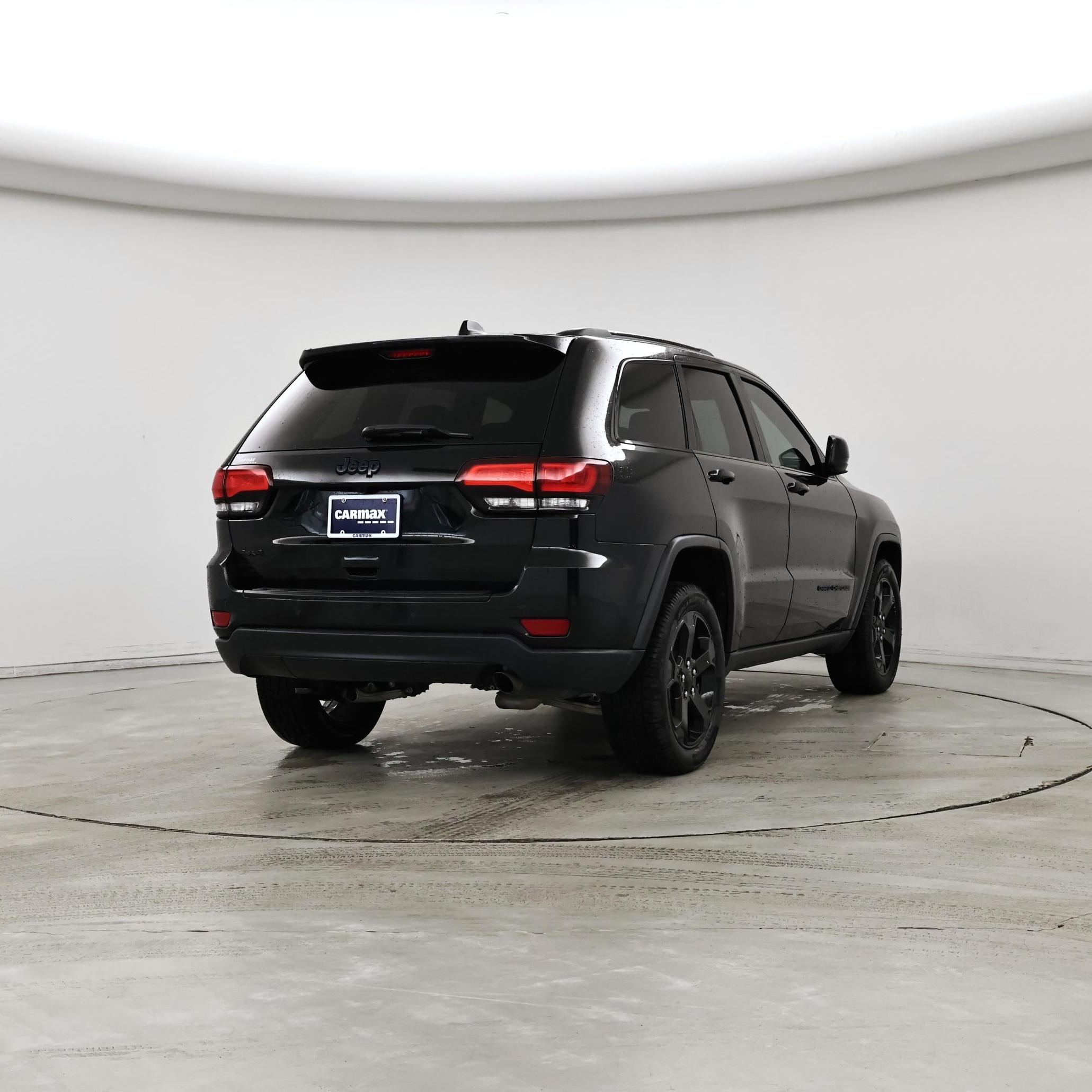 Thumbnail: 2018 Jeep Grand Cherokee - 8