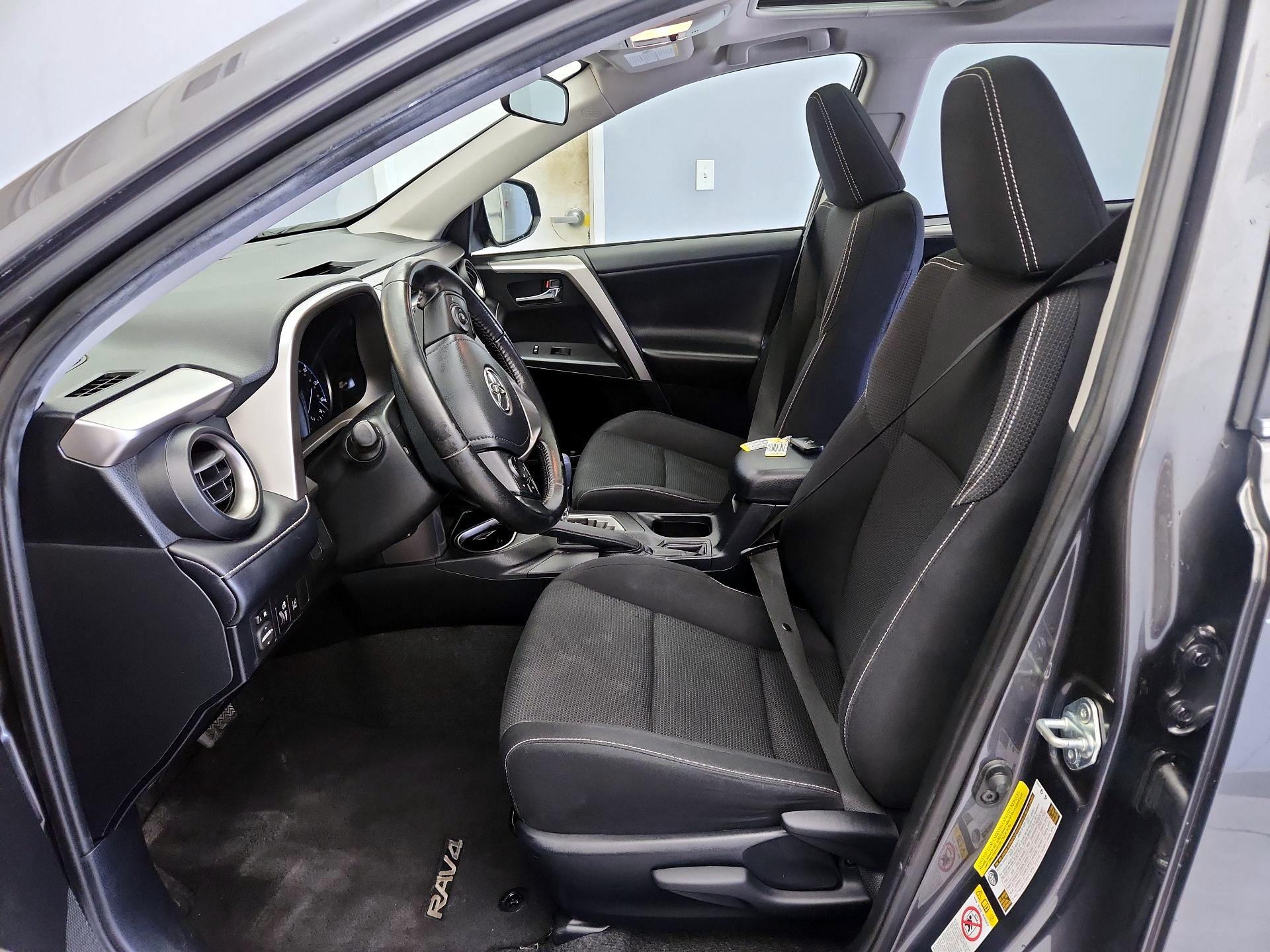 Thumbnail: 2018 Toyota RAV4 - 11