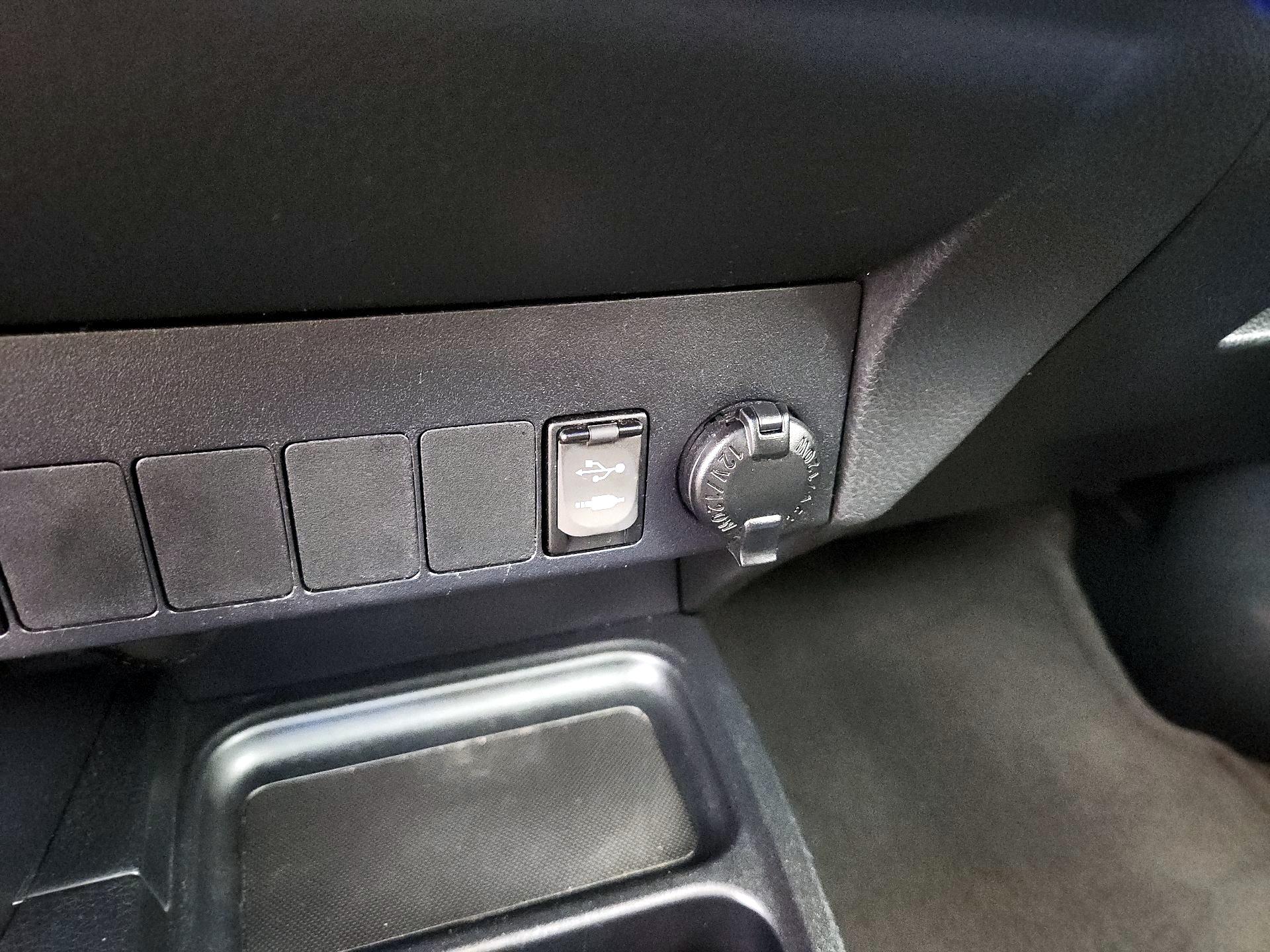 Thumbnail: 2018 Toyota RAV4 - 18