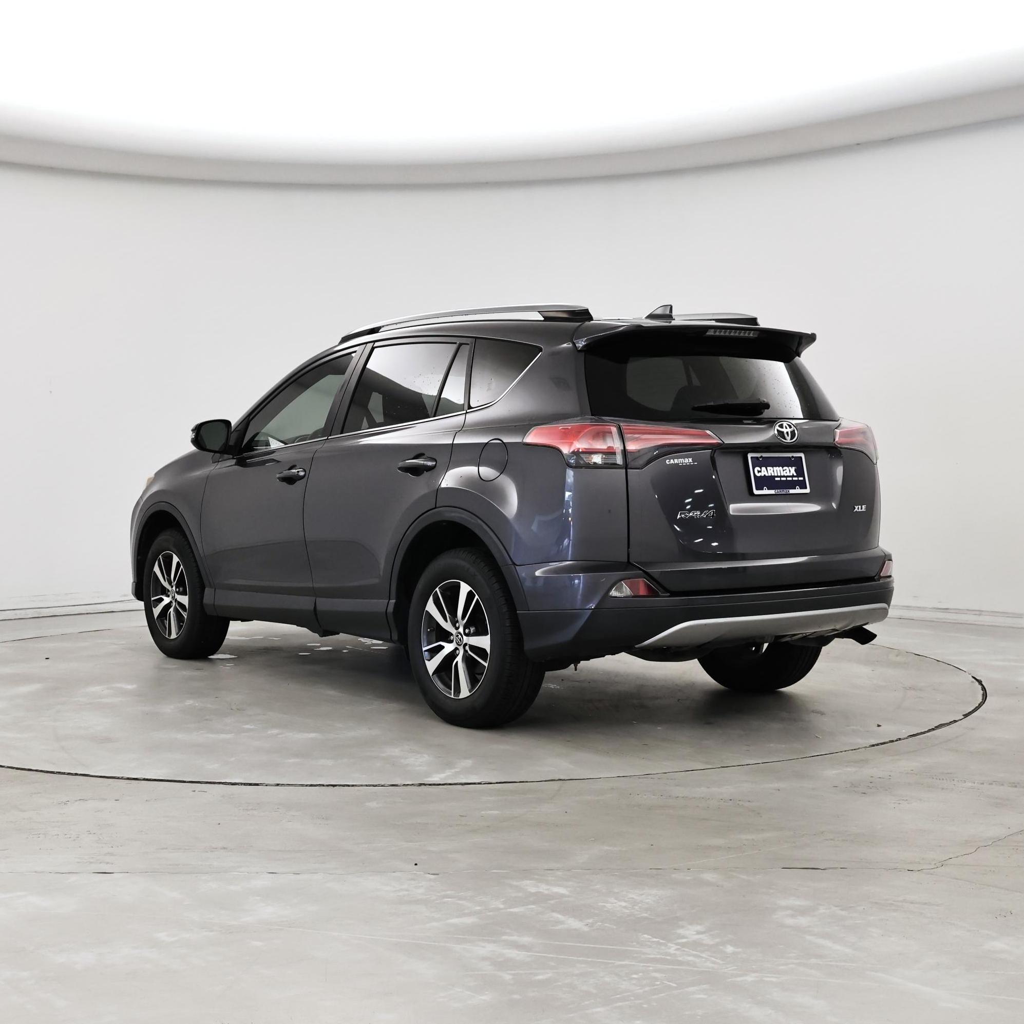 Thumbnail: 2018 Toyota RAV4 - 2