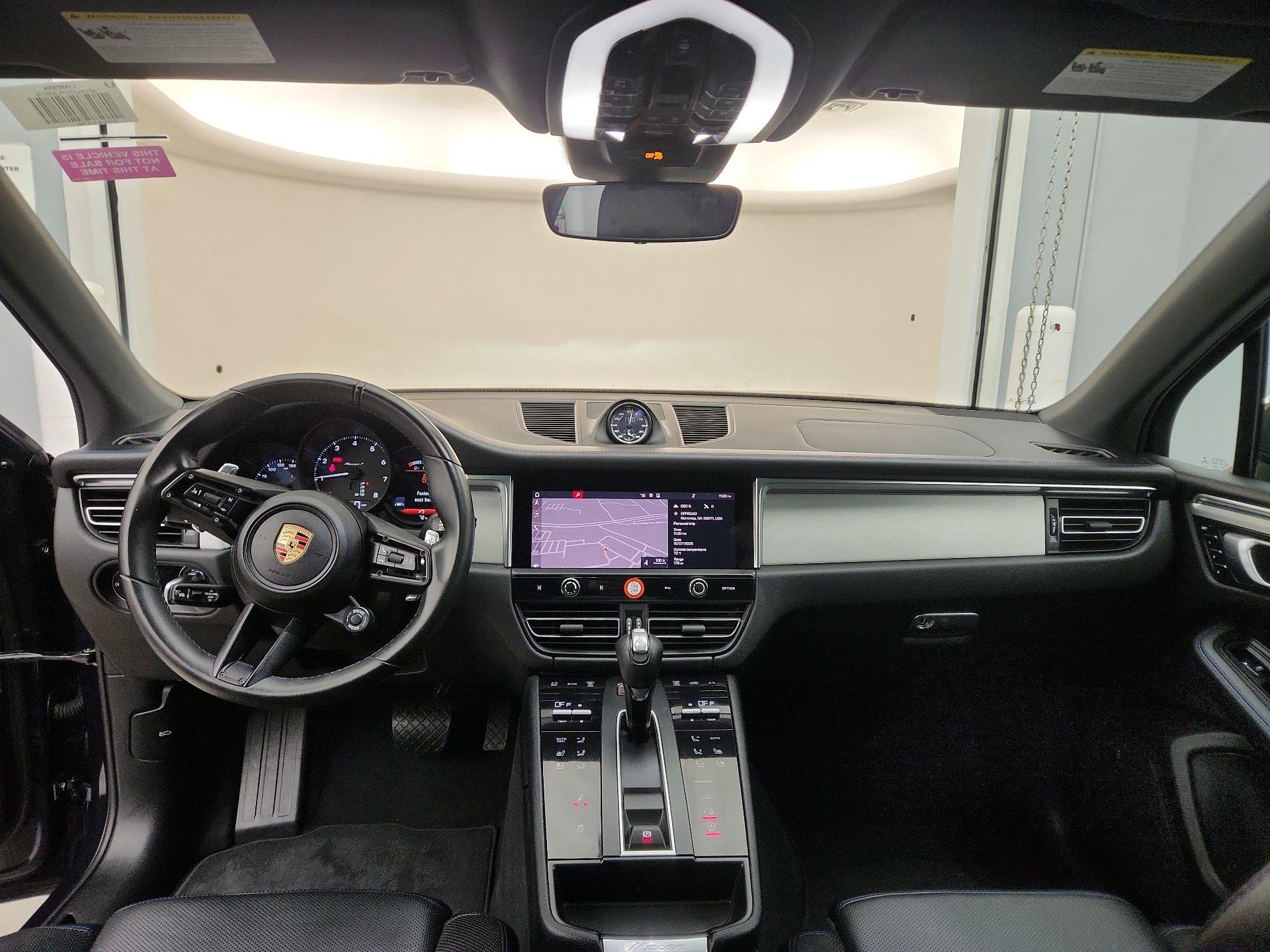 Thumbnail: 2023 Porsche Macan - 9