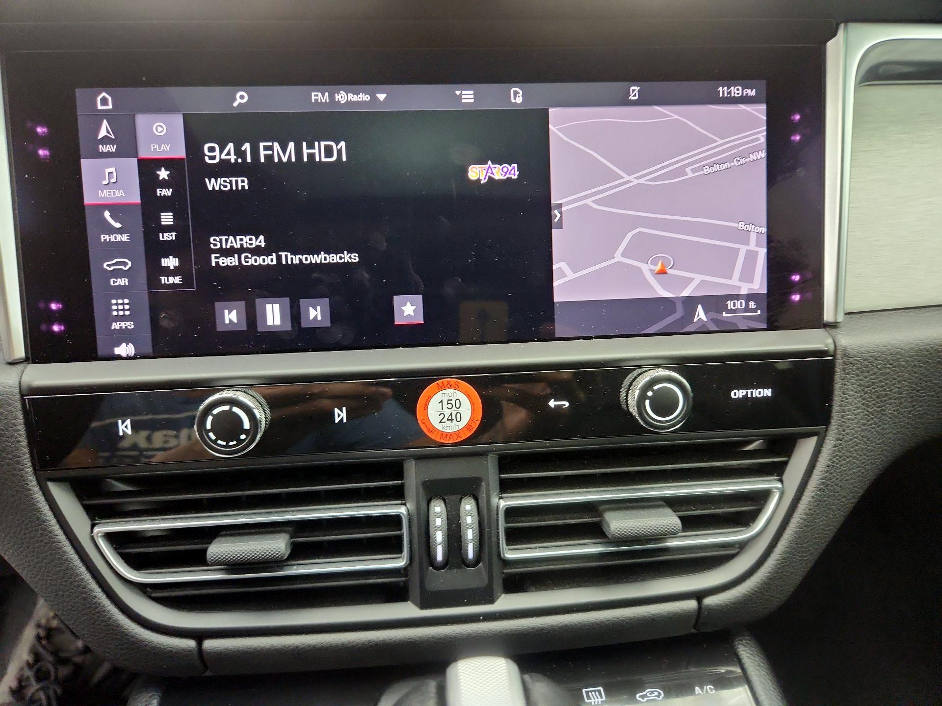 Thumbnail: 2023 Porsche Macan - 16