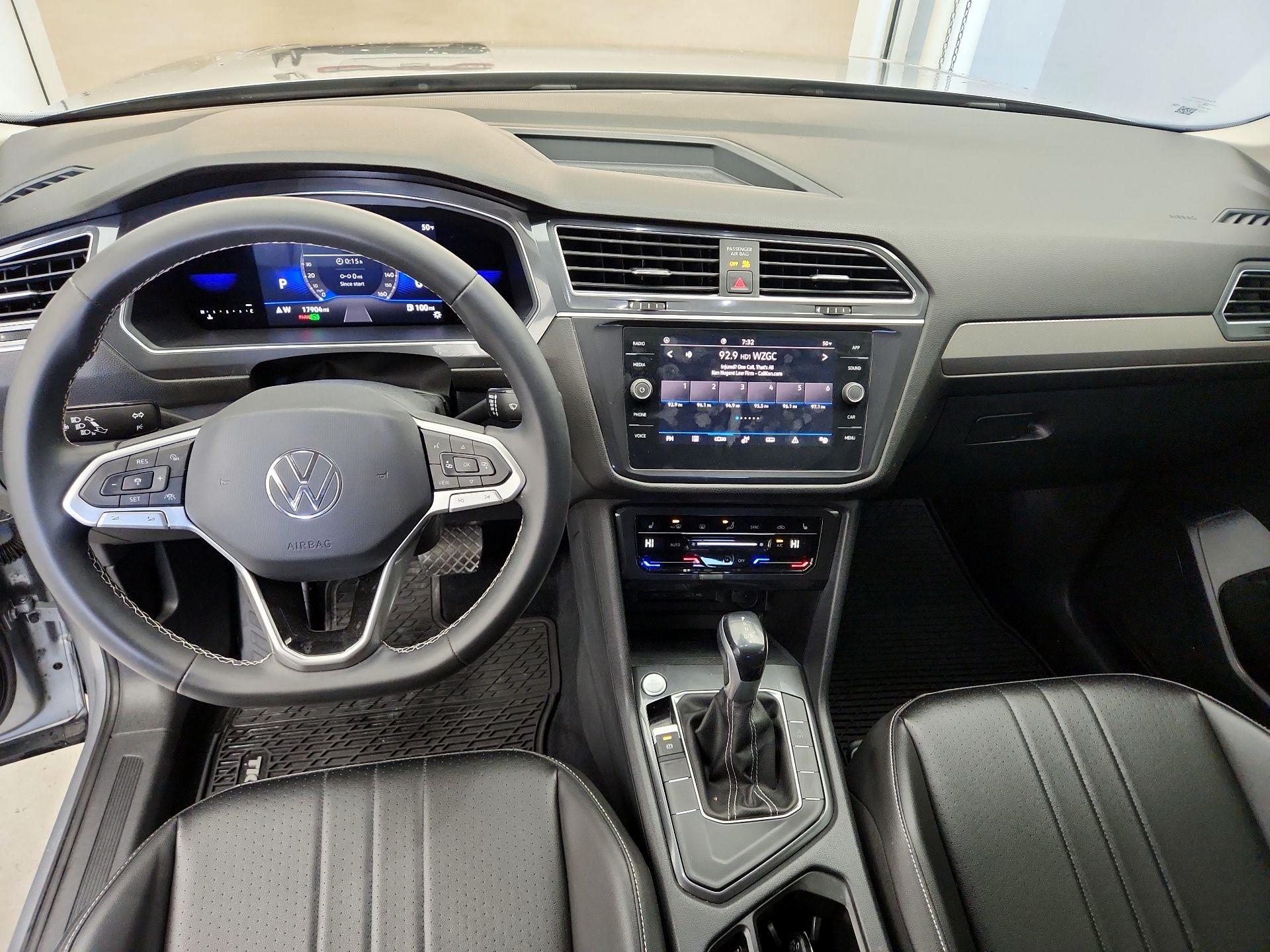 Thumbnail: 2022 Volkswagen Tiguan - 9