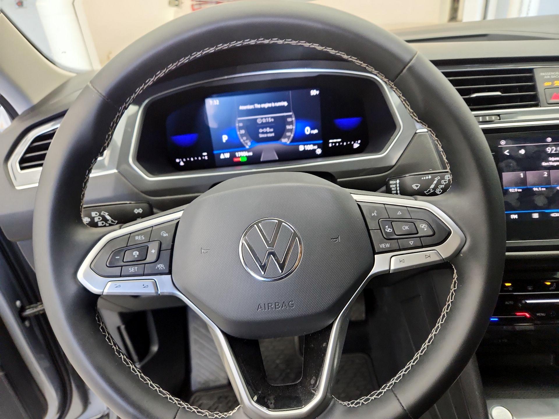 Thumbnail: 2022 Volkswagen Tiguan - 10