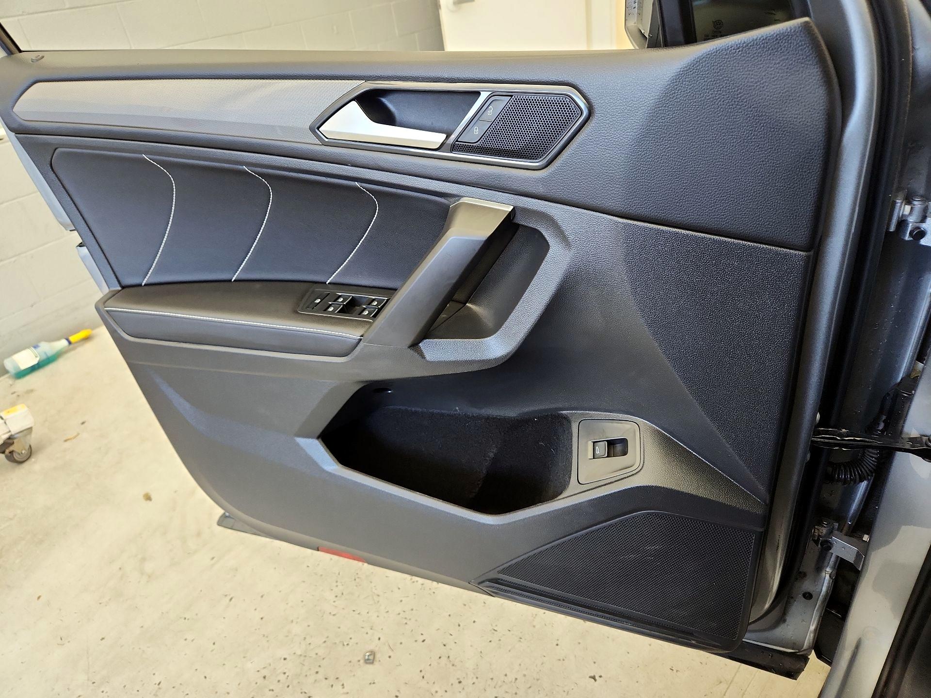 Thumbnail: 2022 Volkswagen Tiguan - 12