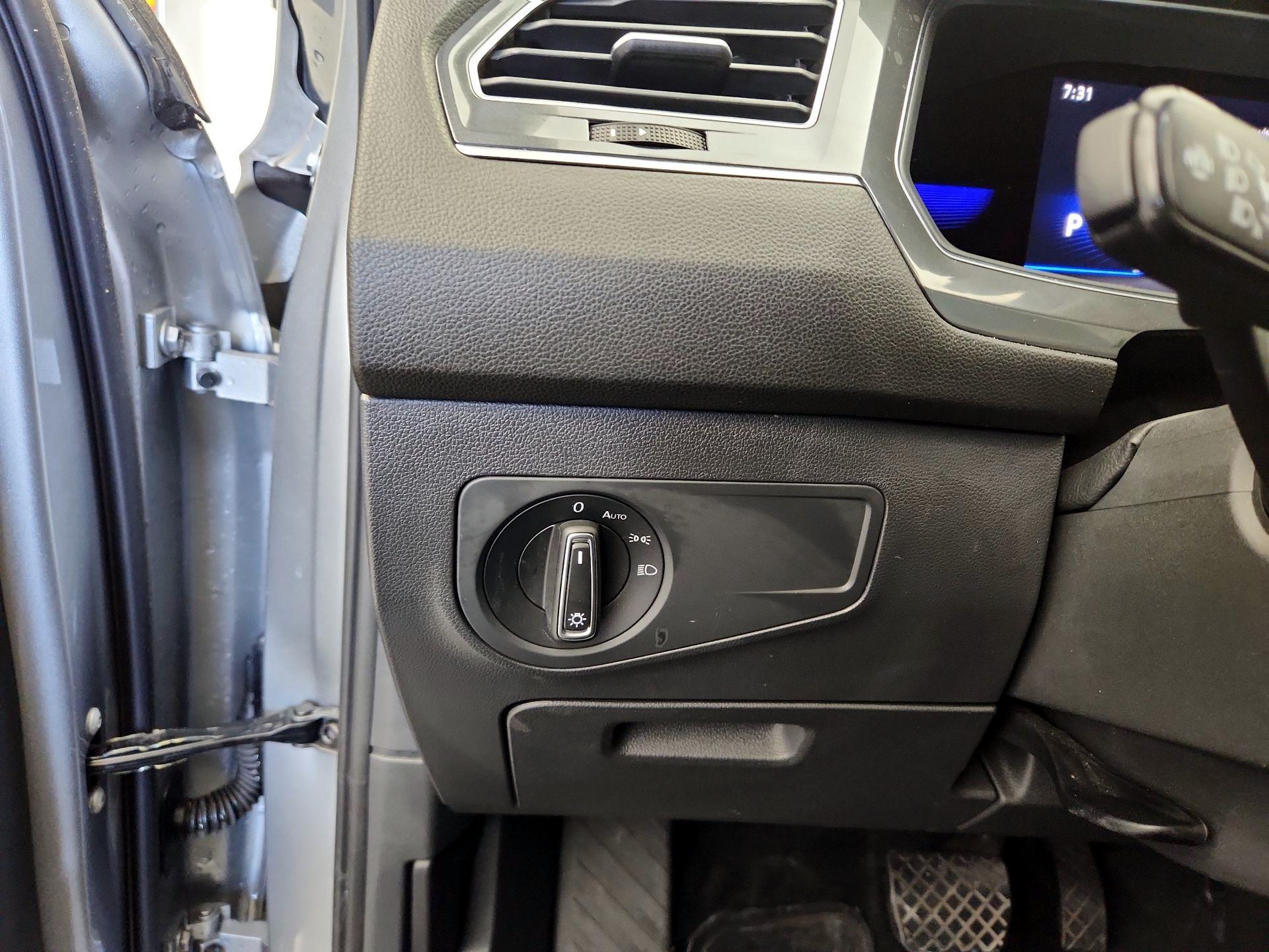 Thumbnail: 2022 Volkswagen Tiguan - 13