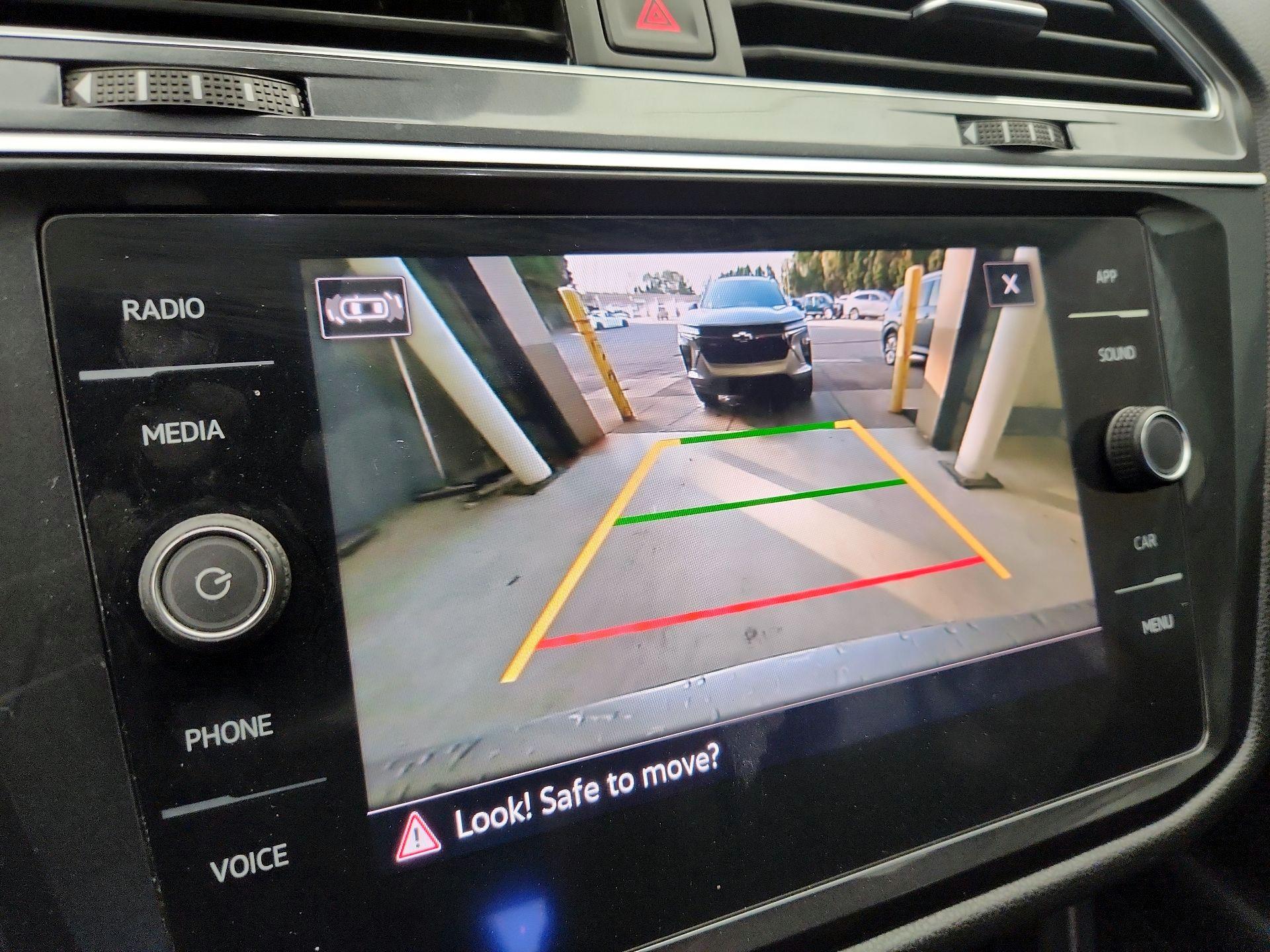 Thumbnail: 2022 Volkswagen Tiguan - 14