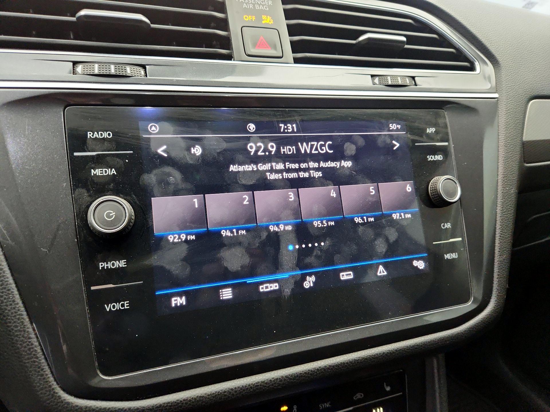 Thumbnail: 2022 Volkswagen Tiguan - 15