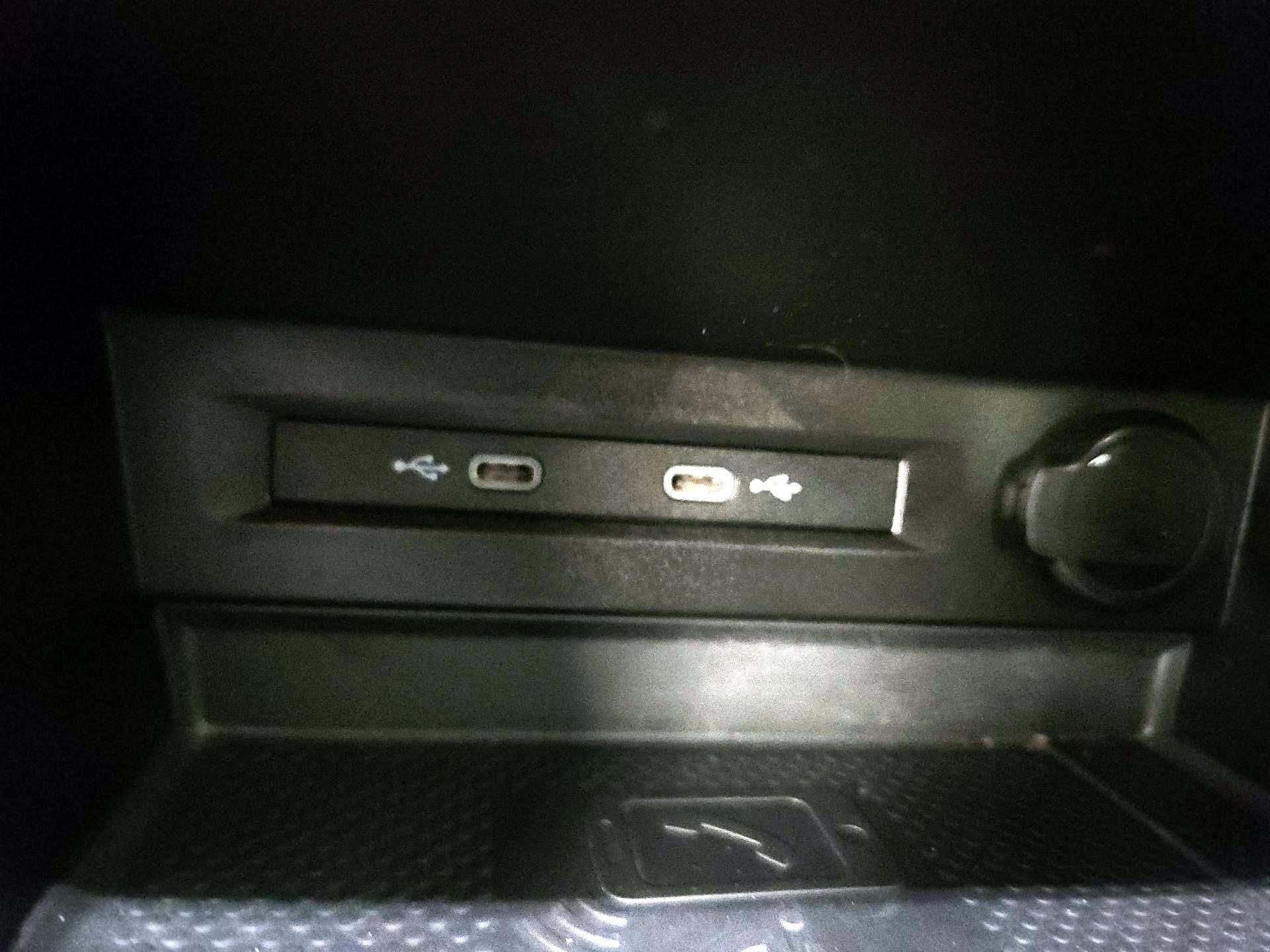 Thumbnail: 2022 Volkswagen Tiguan - 18