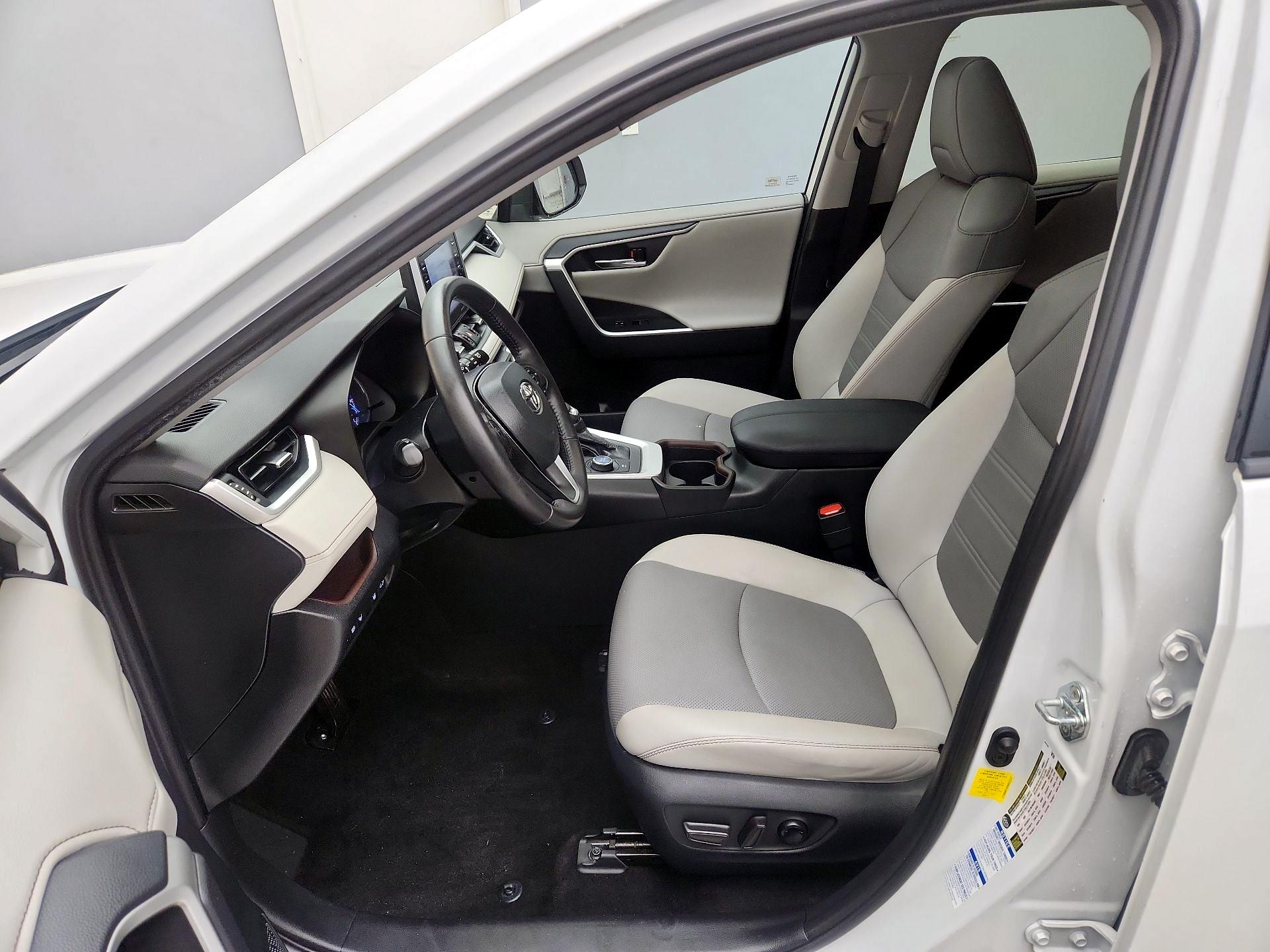 Thumbnail: 2019 Toyota RAV4 - 11