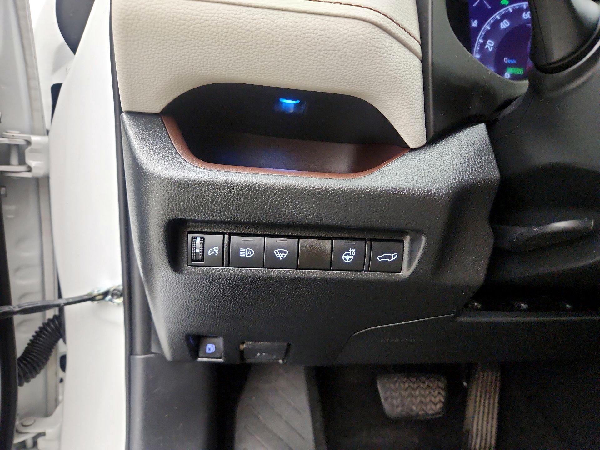 Thumbnail: 2019 Toyota RAV4 - 13