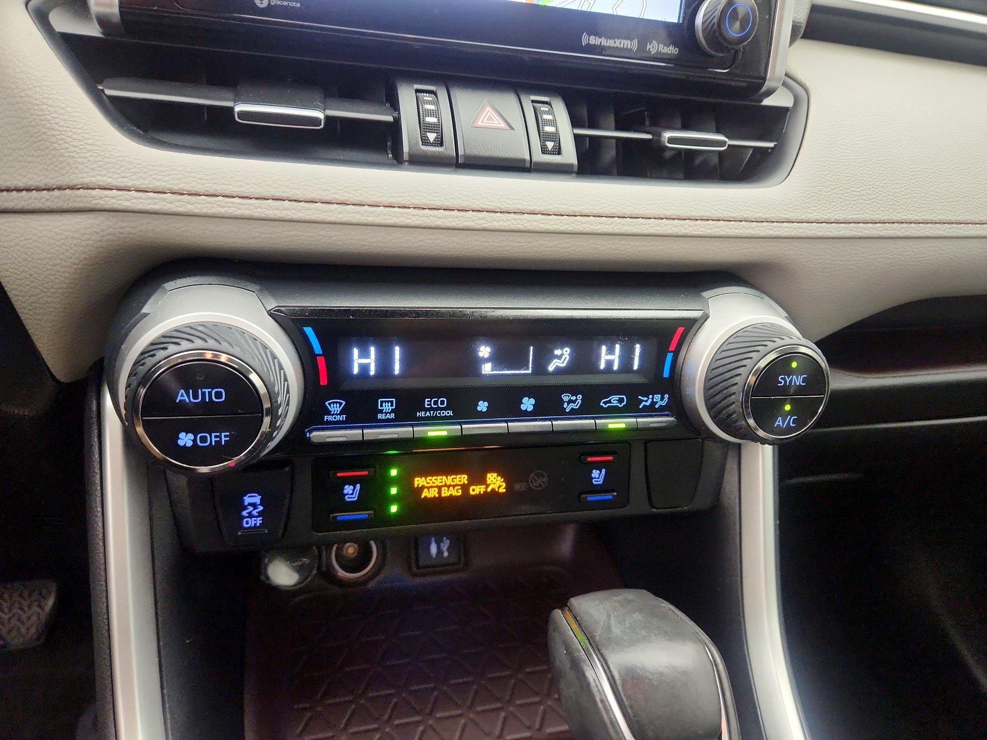 Thumbnail: 2019 Toyota RAV4 - 17