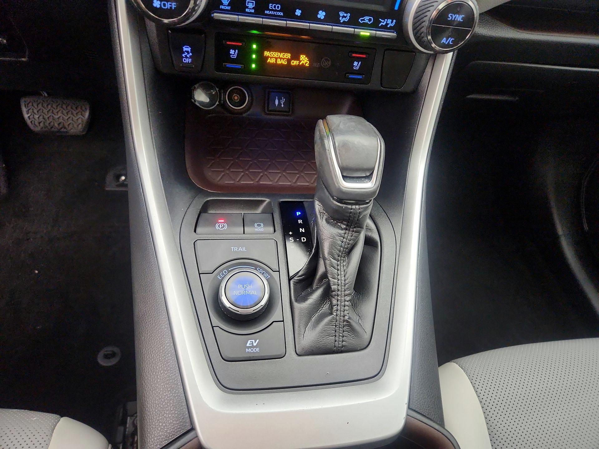 Thumbnail: 2019 Toyota RAV4 - 18