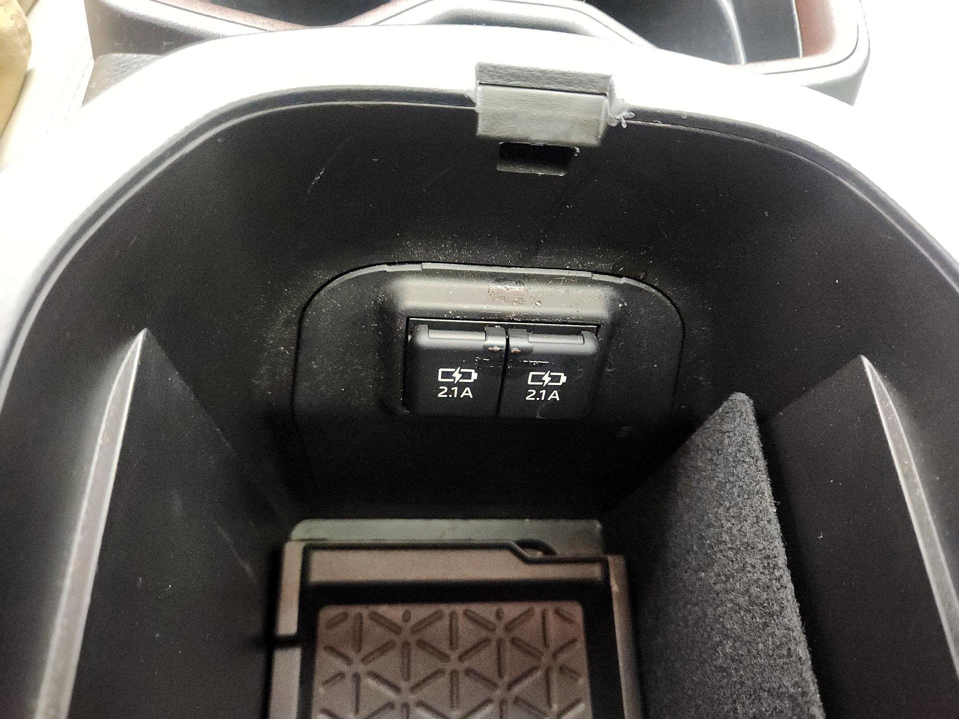 Thumbnail: 2019 Toyota RAV4 - 19