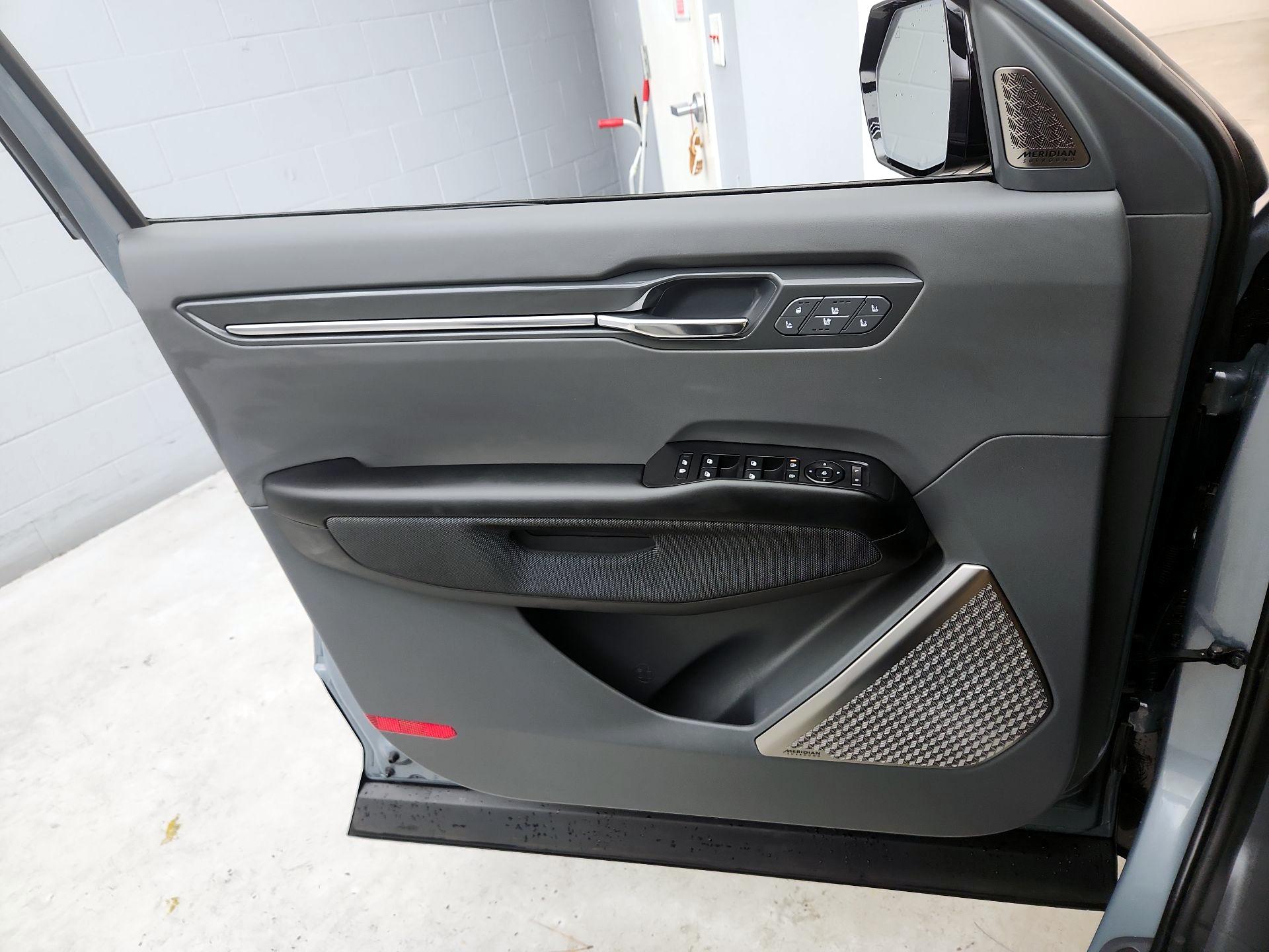 Thumbnail: 2024 Kia EV9 - 12