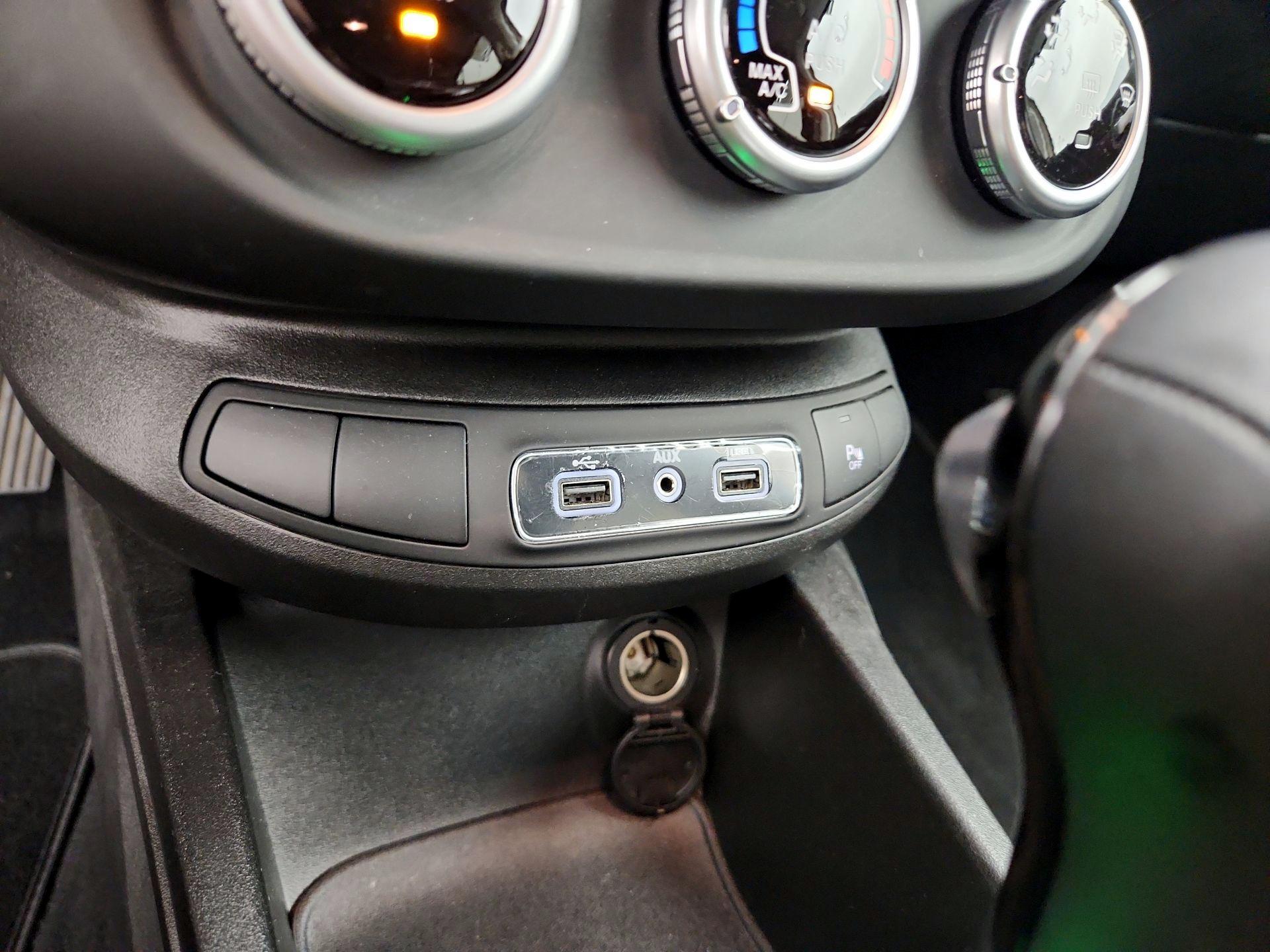 Thumbnail: 2019 Fiat 500X - 19