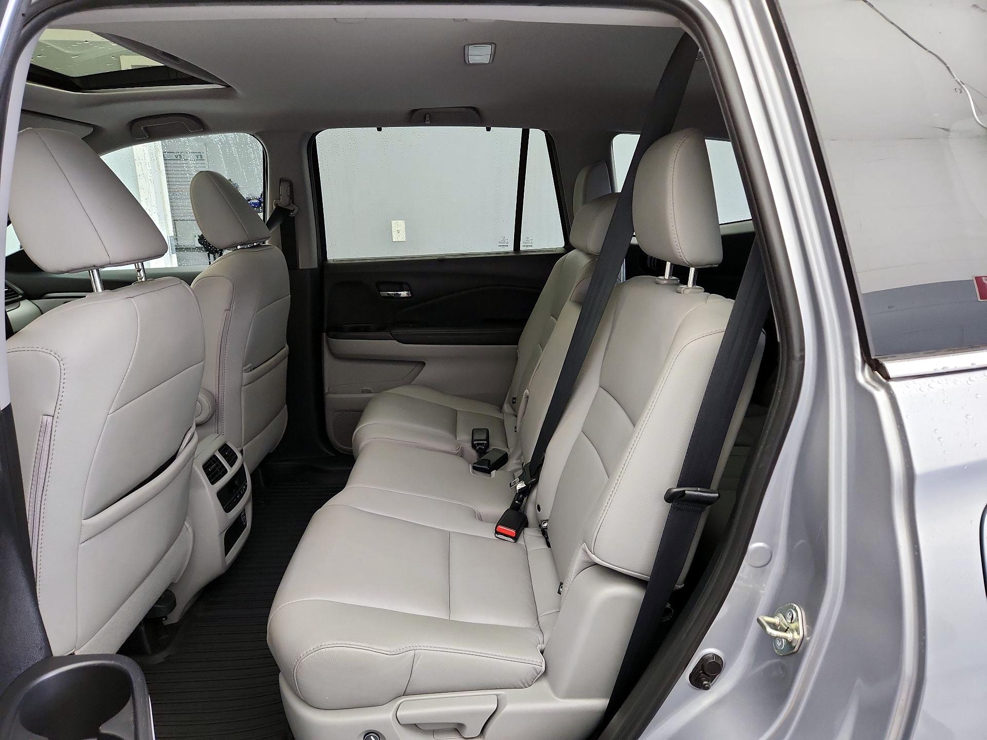 Thumbnail: 2020 Honda Pilot - 20