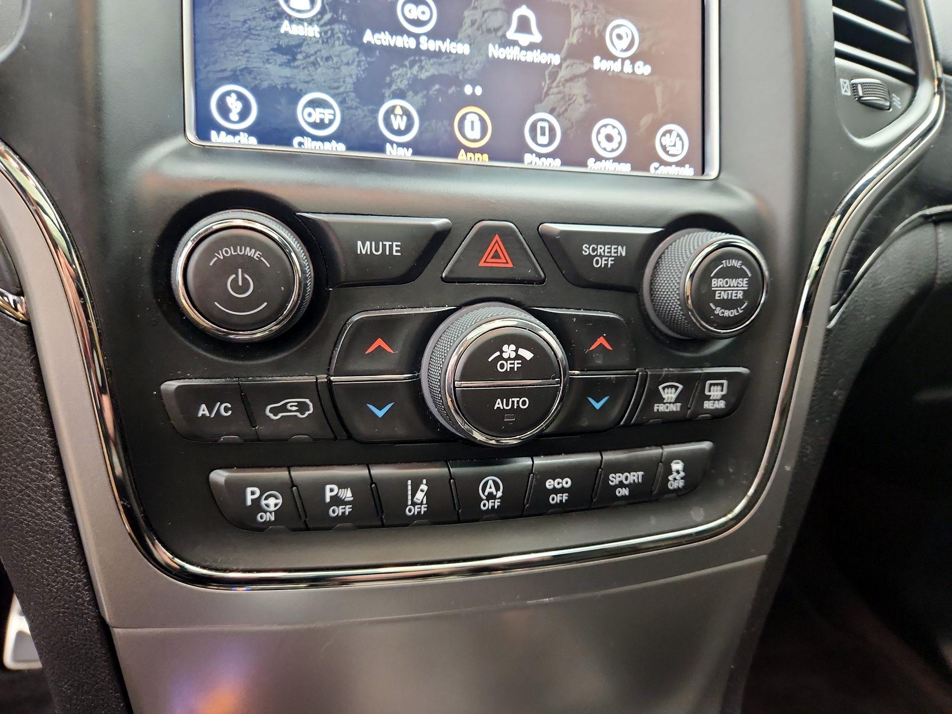 Thumbnail: 2018 Jeep Grand Cherokee - 17