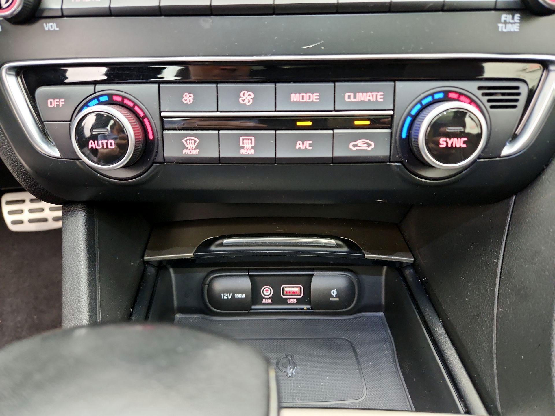 Thumbnail: 2016 Kia Optima - 17