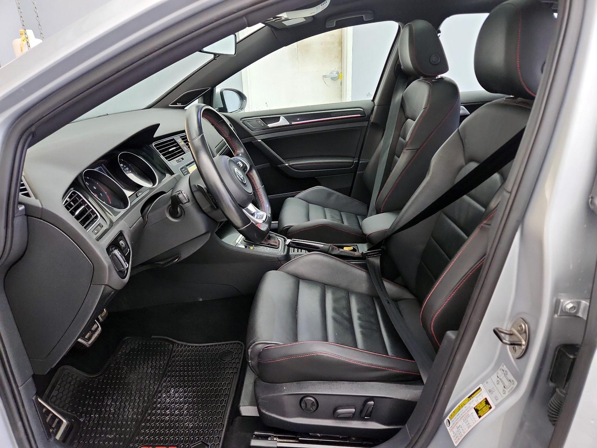 Thumbnail: 2016 Volkswagen Golf - 11