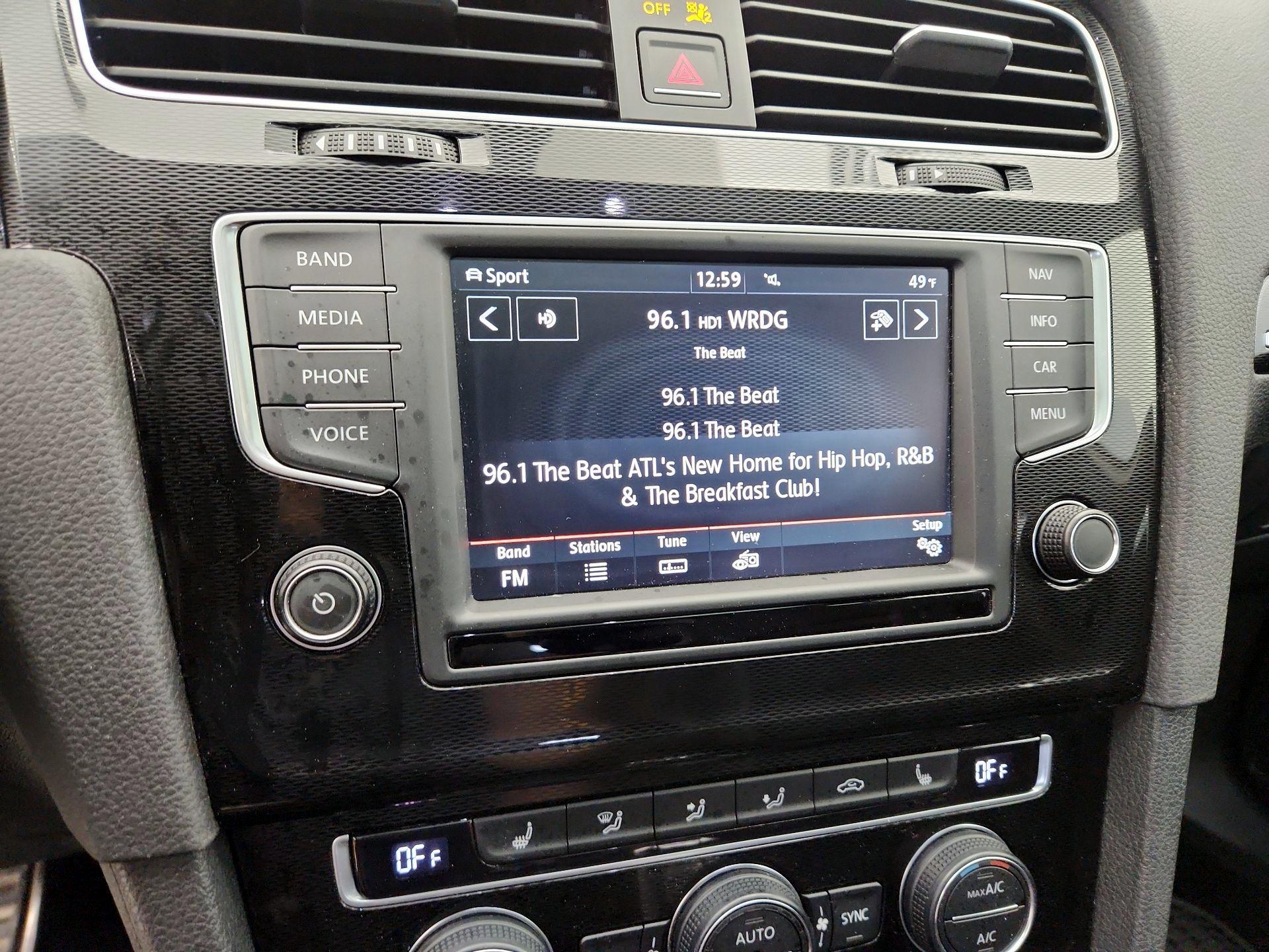 Thumbnail: 2016 Volkswagen Golf - 16