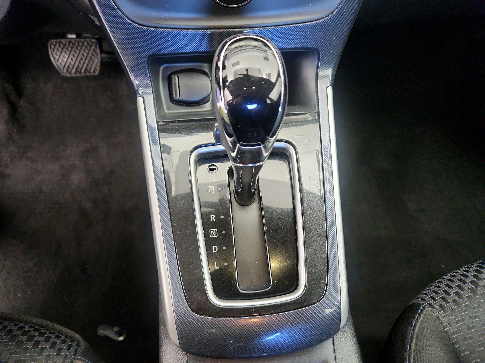 Thumbnail: 2018 Nissan Sentra - 17