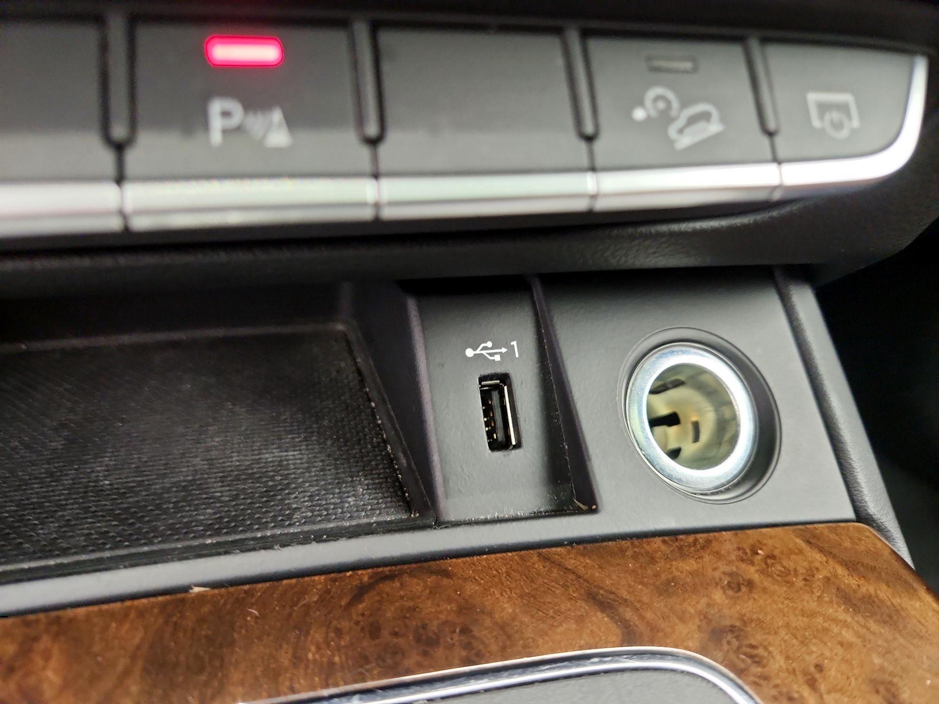 Thumbnail: 2019 Audi Q5 - 19