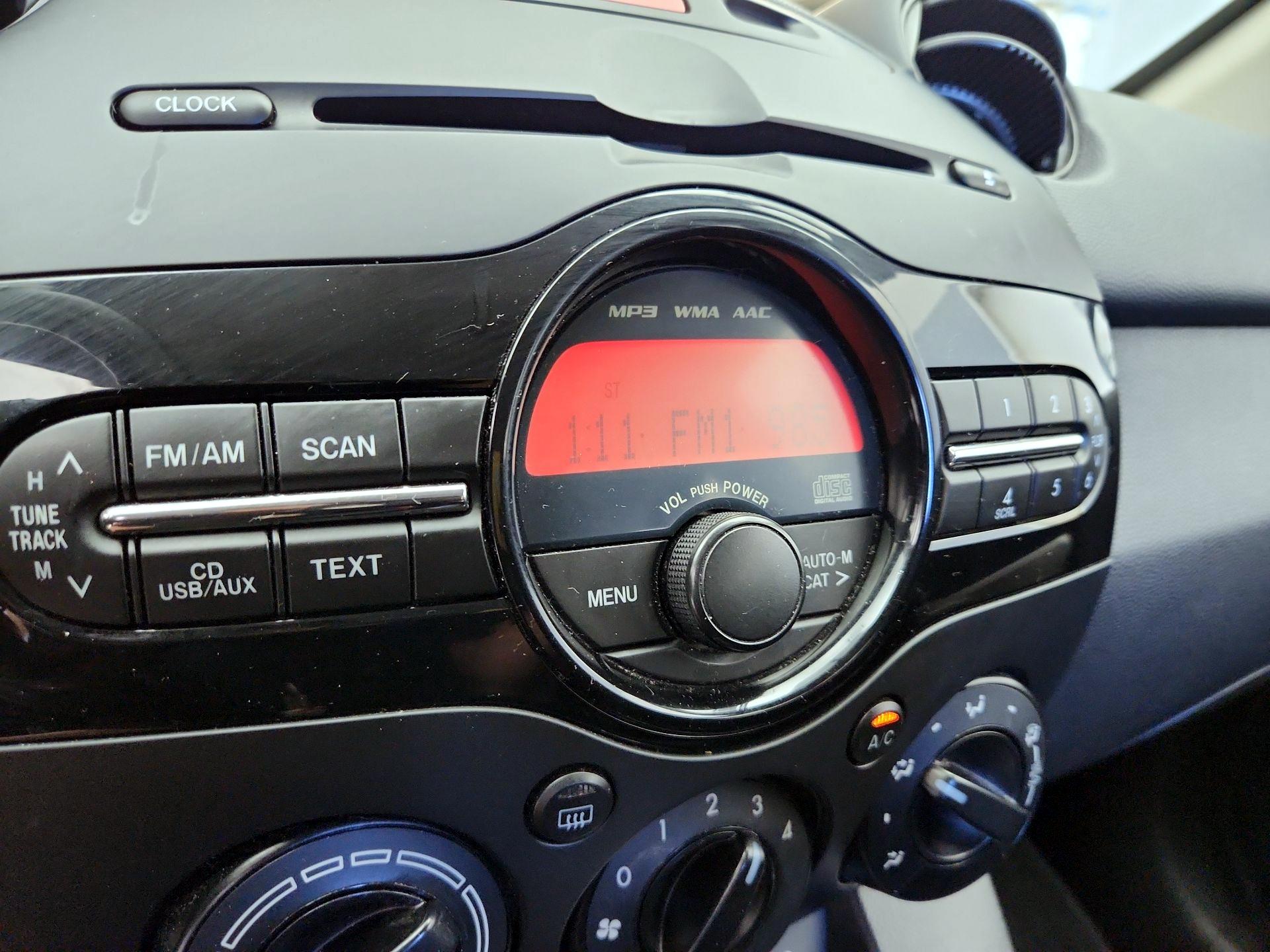 Thumbnail: 2014 Mazda Mazda2 - 14