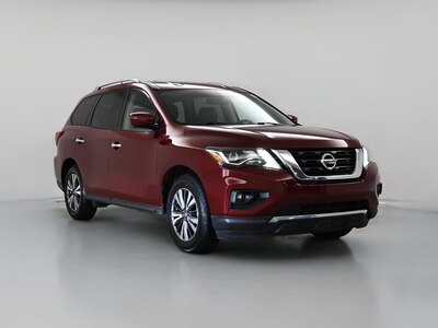 Red 2018 Nissan Pathfinder SL