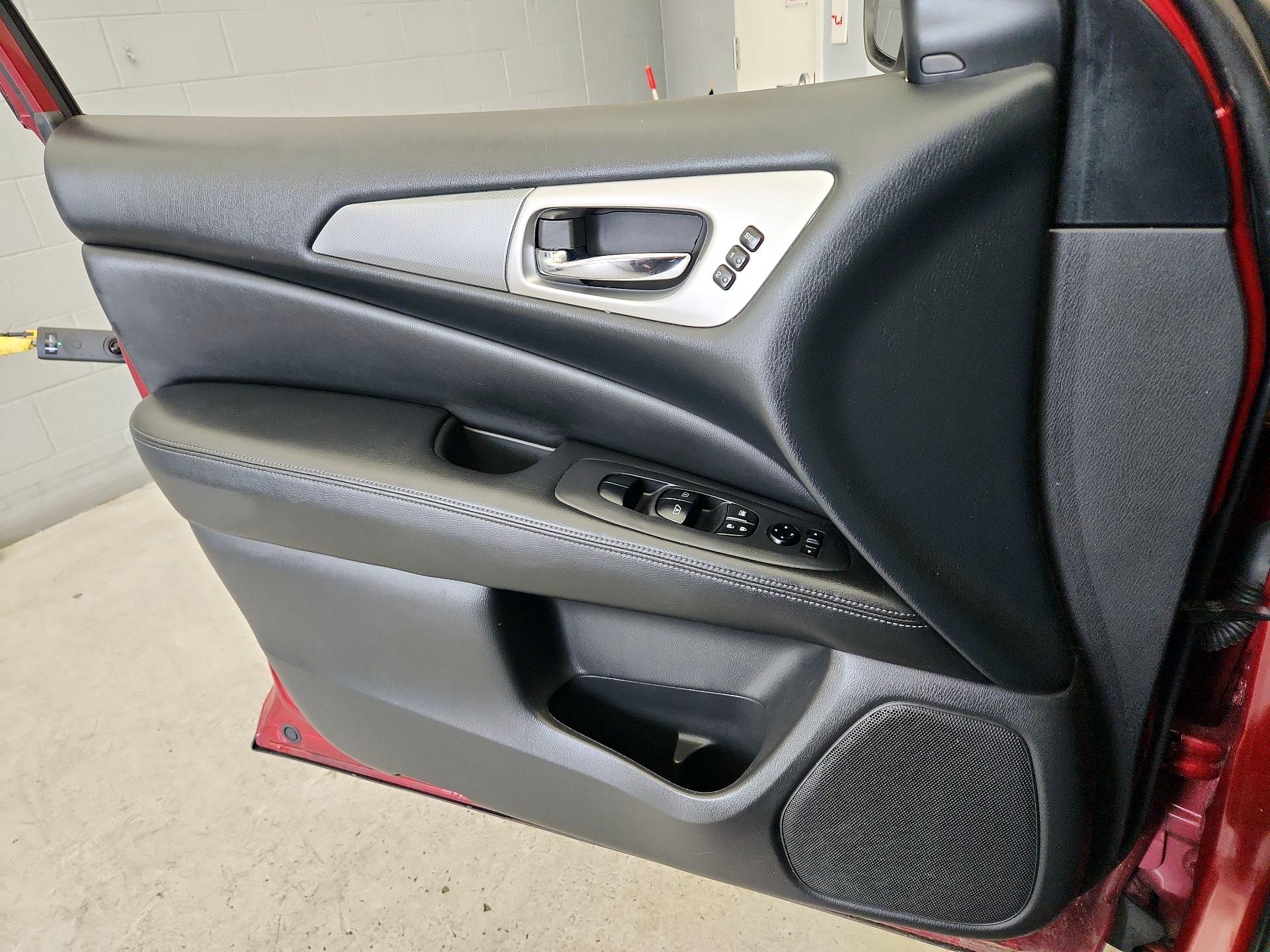 Thumbnail: 2018 Nissan Pathfinder - 12