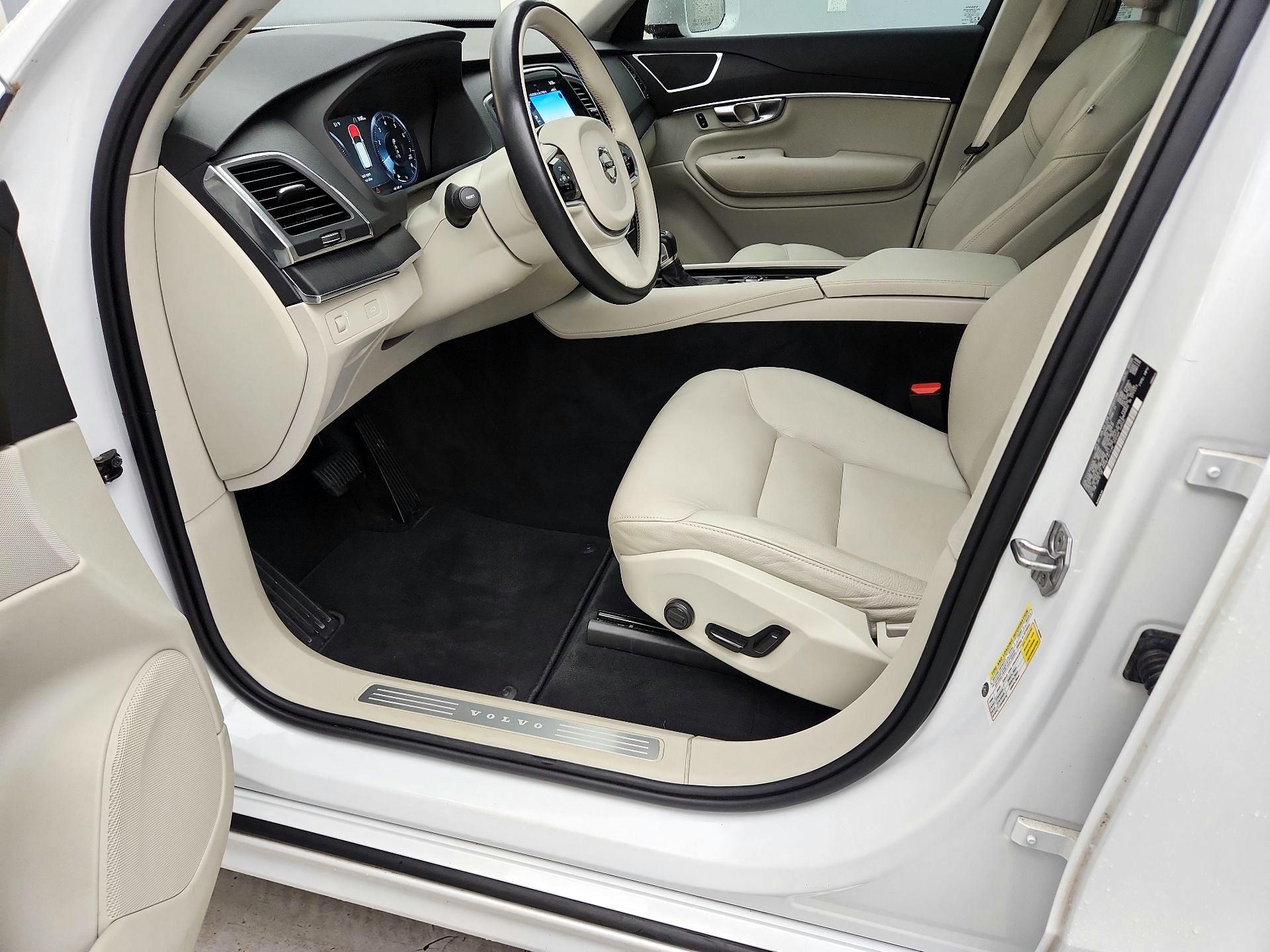 Thumbnail: 2020 Volvo XC90 - 11