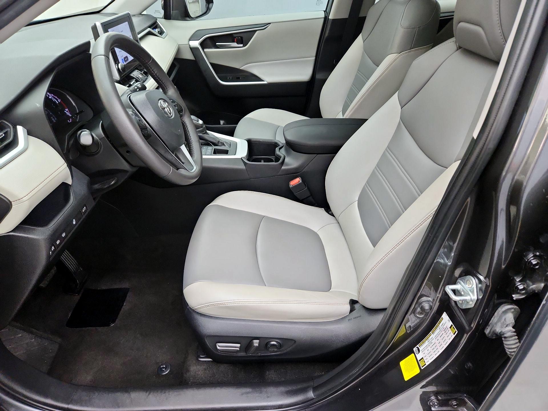 Thumbnail: 2023 Toyota RAV4 - 11