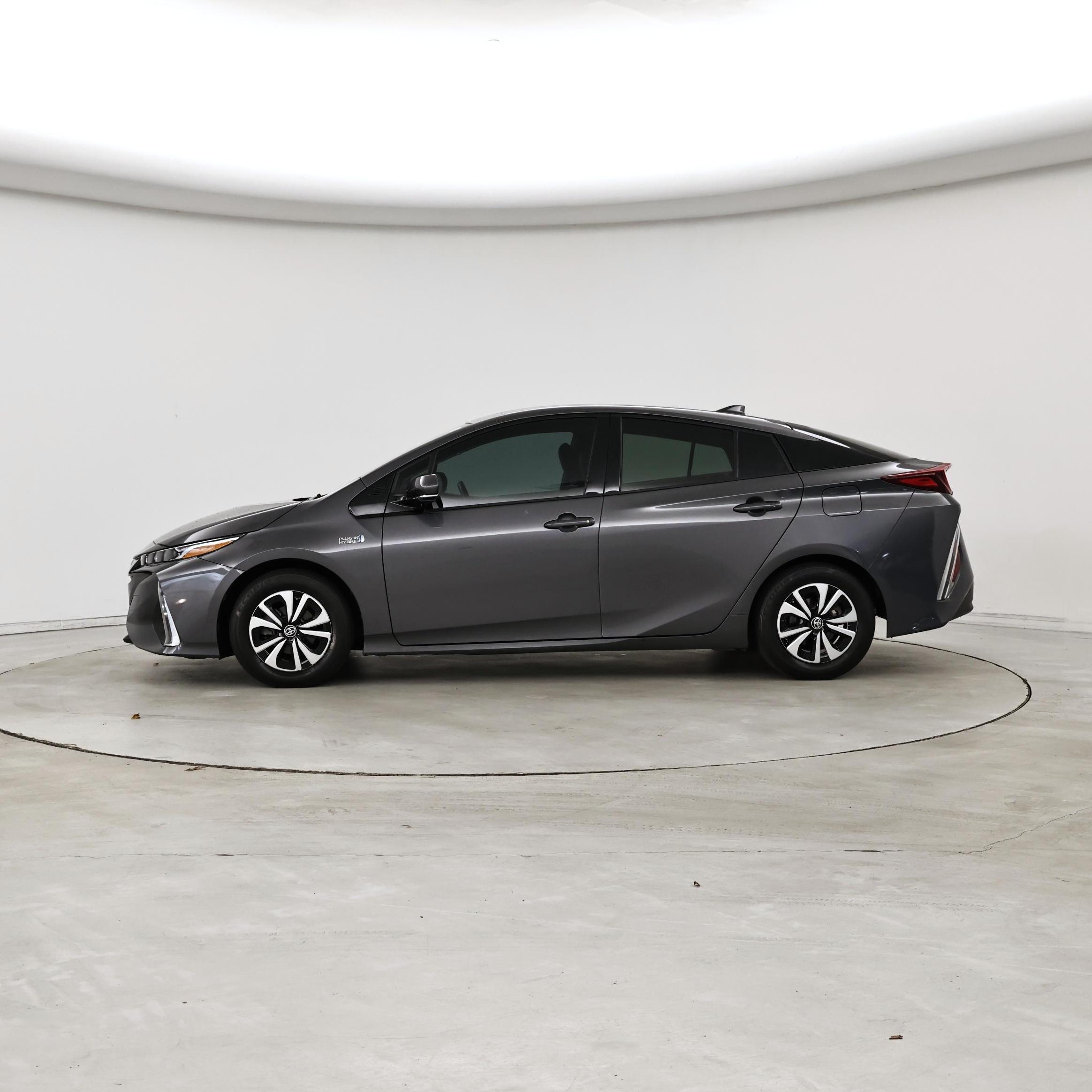 Thumbnail: 2018 Toyota Prius Prime - 3