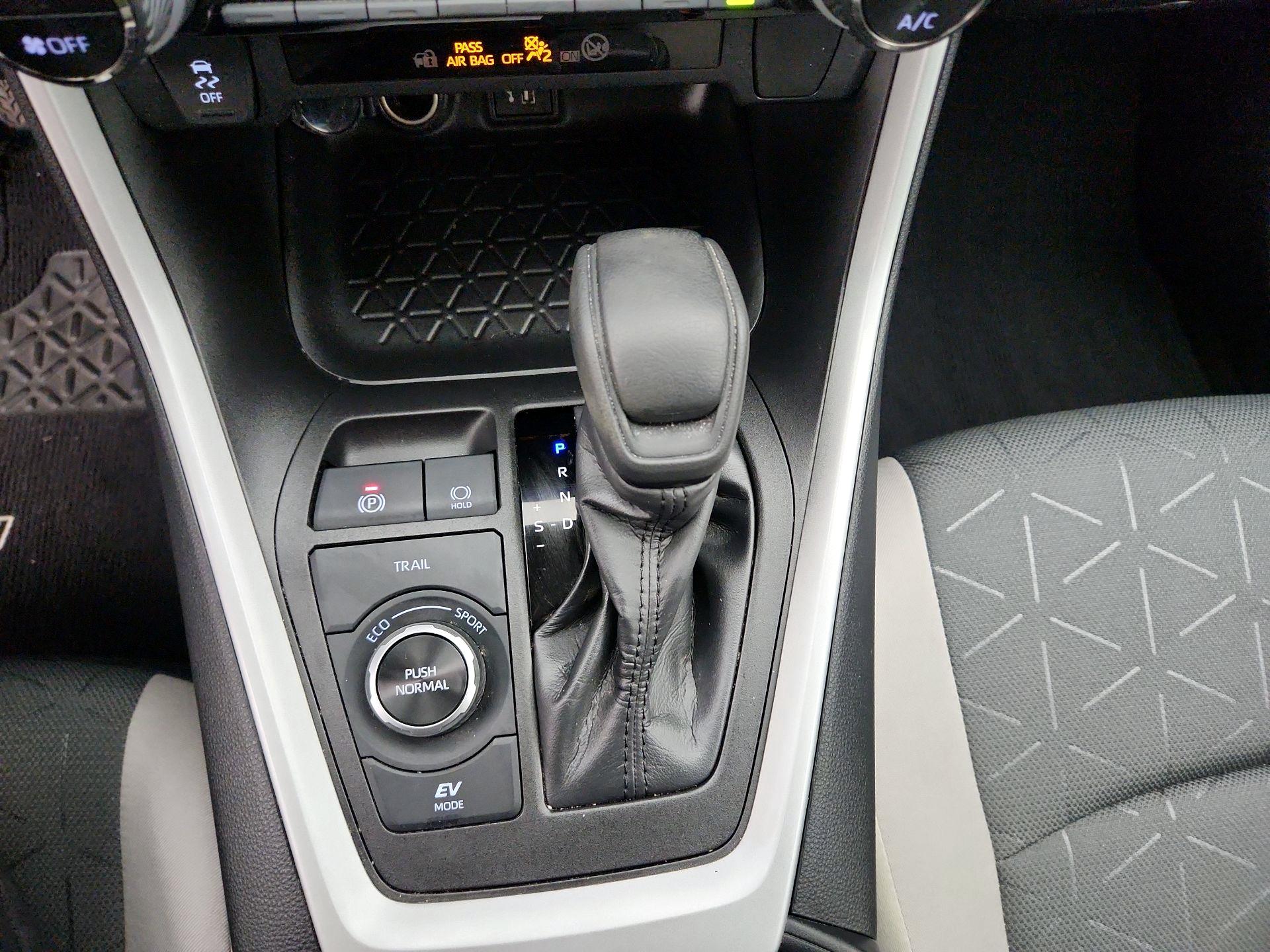 Thumbnail: 2024 Toyota RAV4 - 17