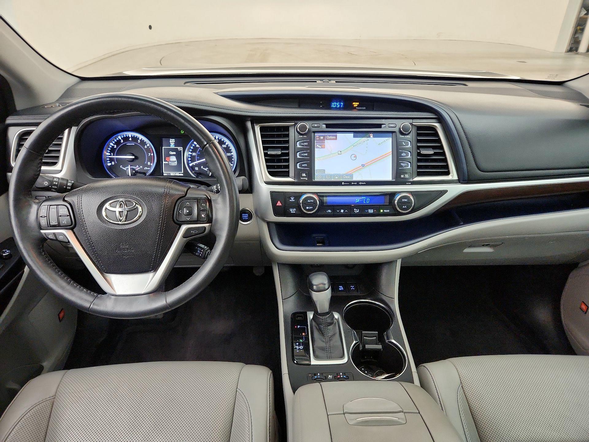 Thumbnail: 2016 Toyota Highlander - 9
